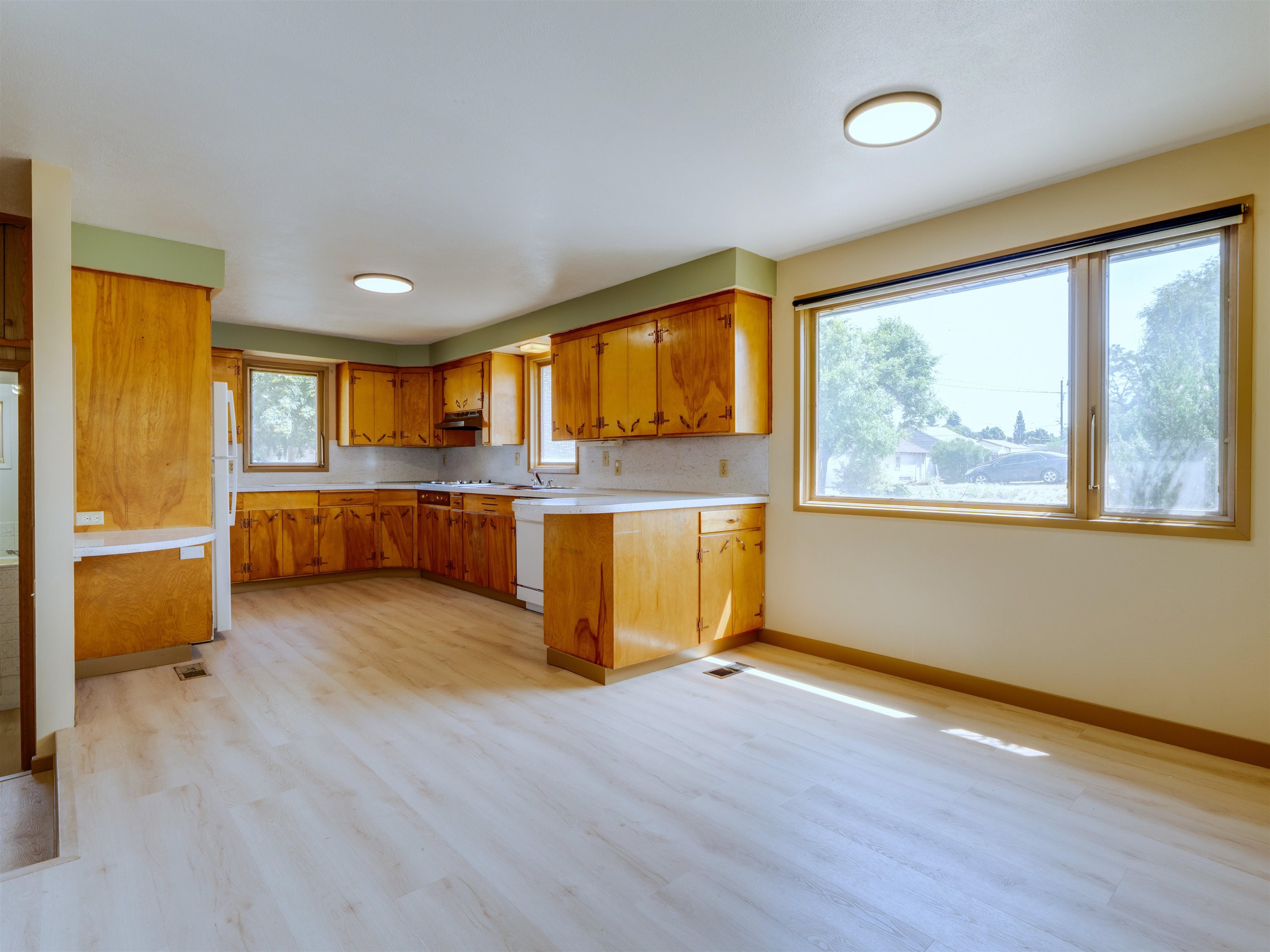 2604 W Crown Ave - Photo 12