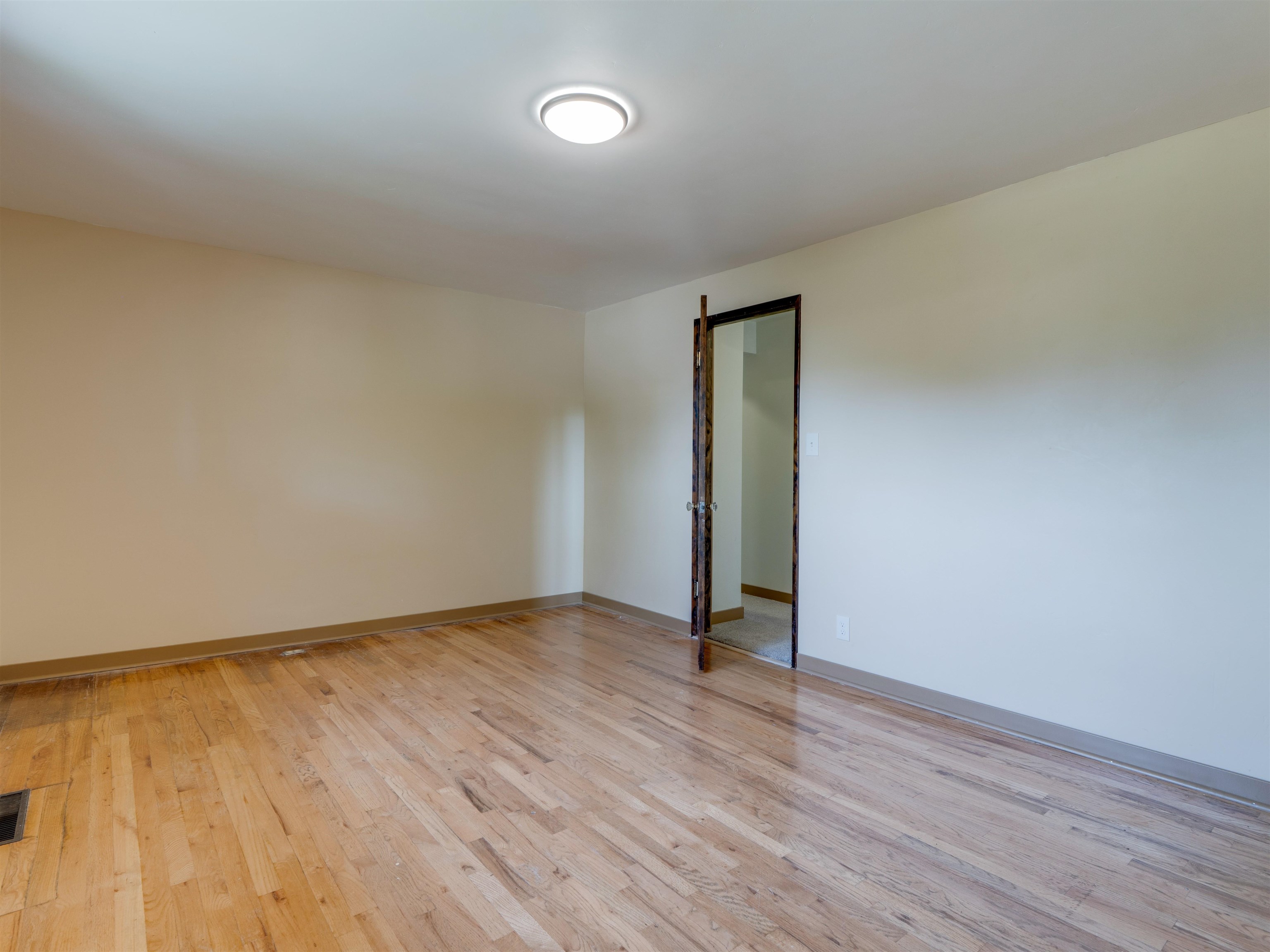 2604 W Crown Ave - Photo 14