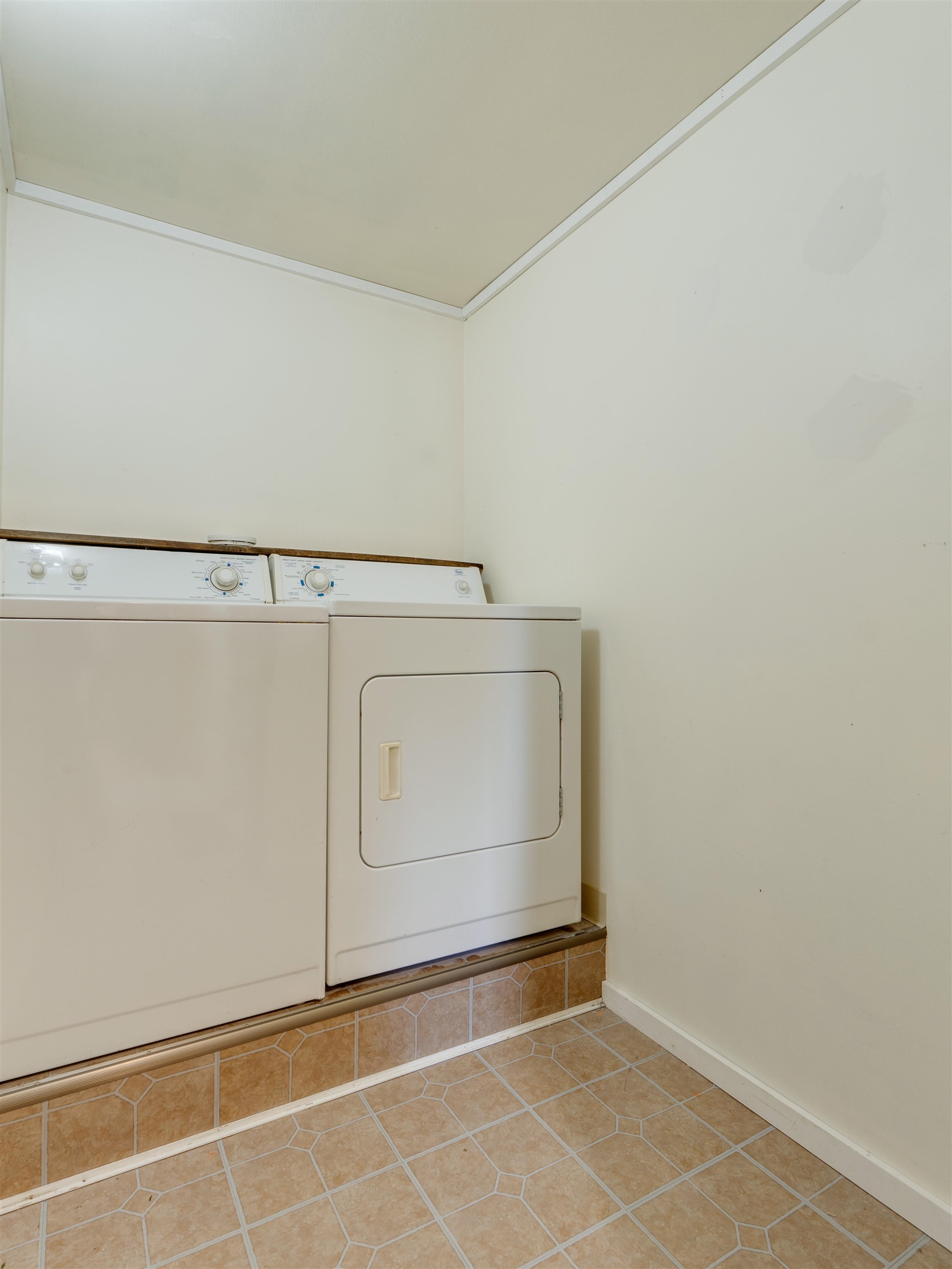 2604 W Crown Ave - Photo 21