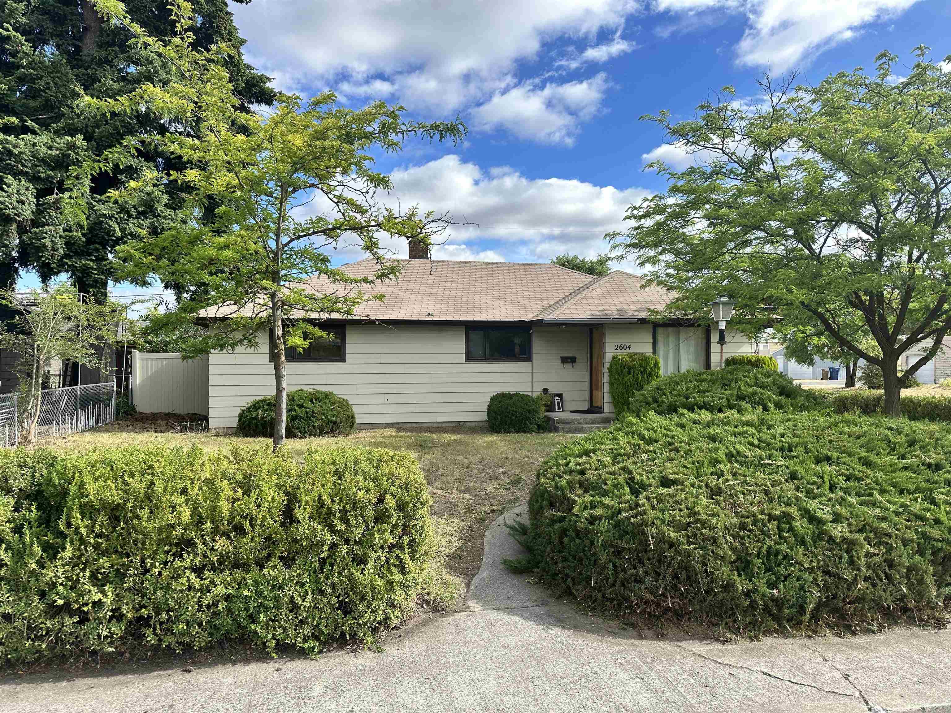 2604 W Crown Ave - Photo 3