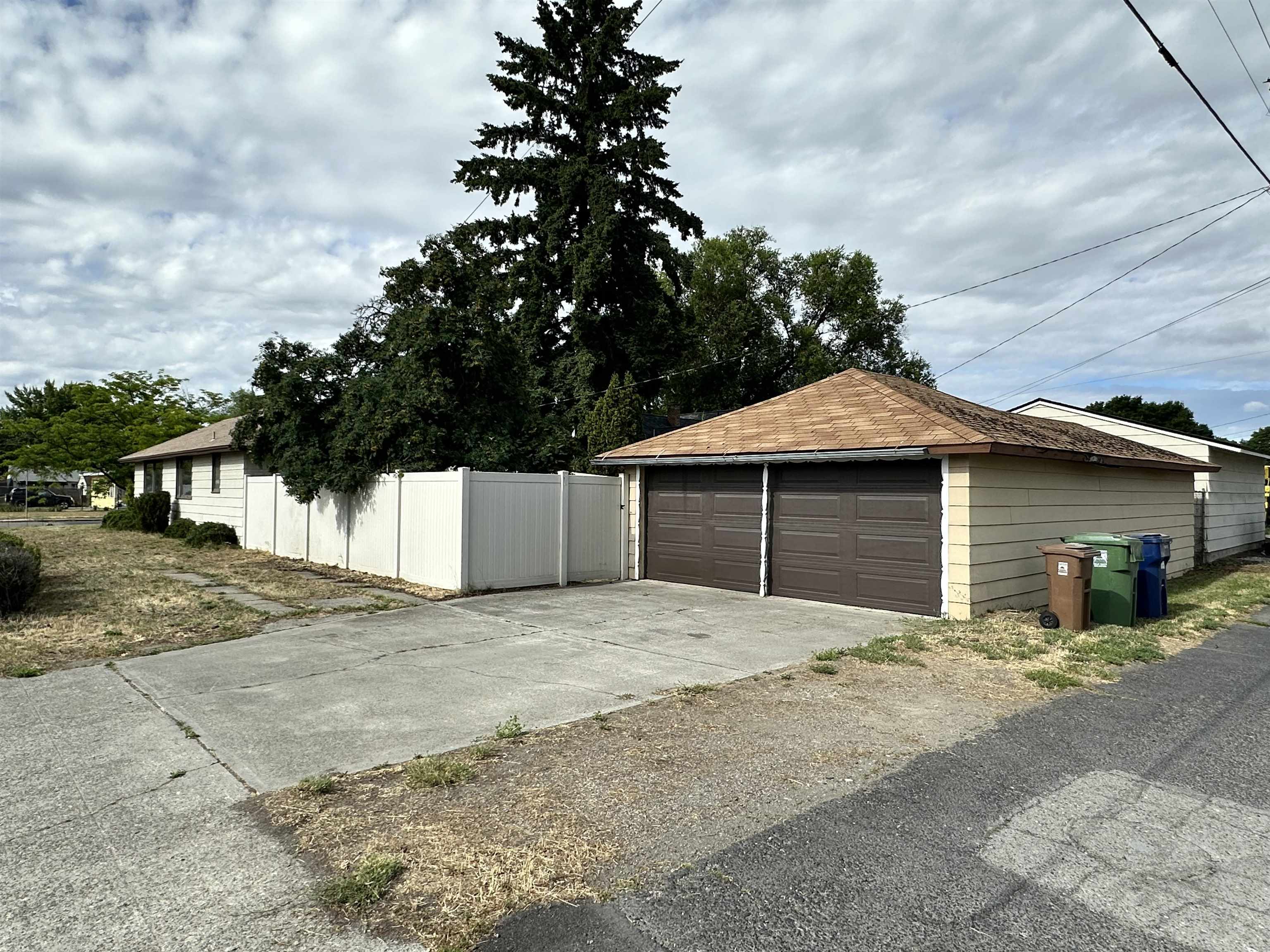 2604 W Crown Ave - Photo 35