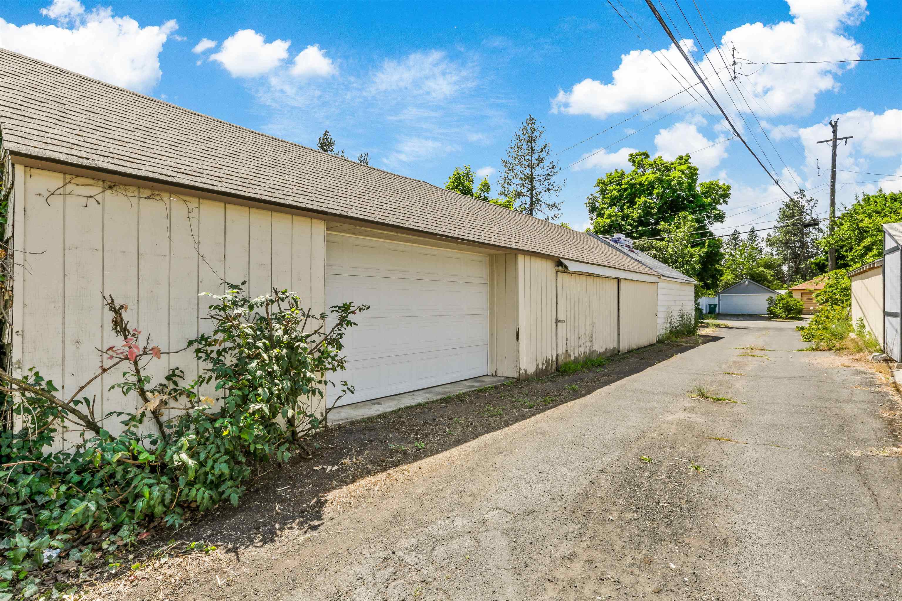 1007 E 40 Ave - Photo 5
