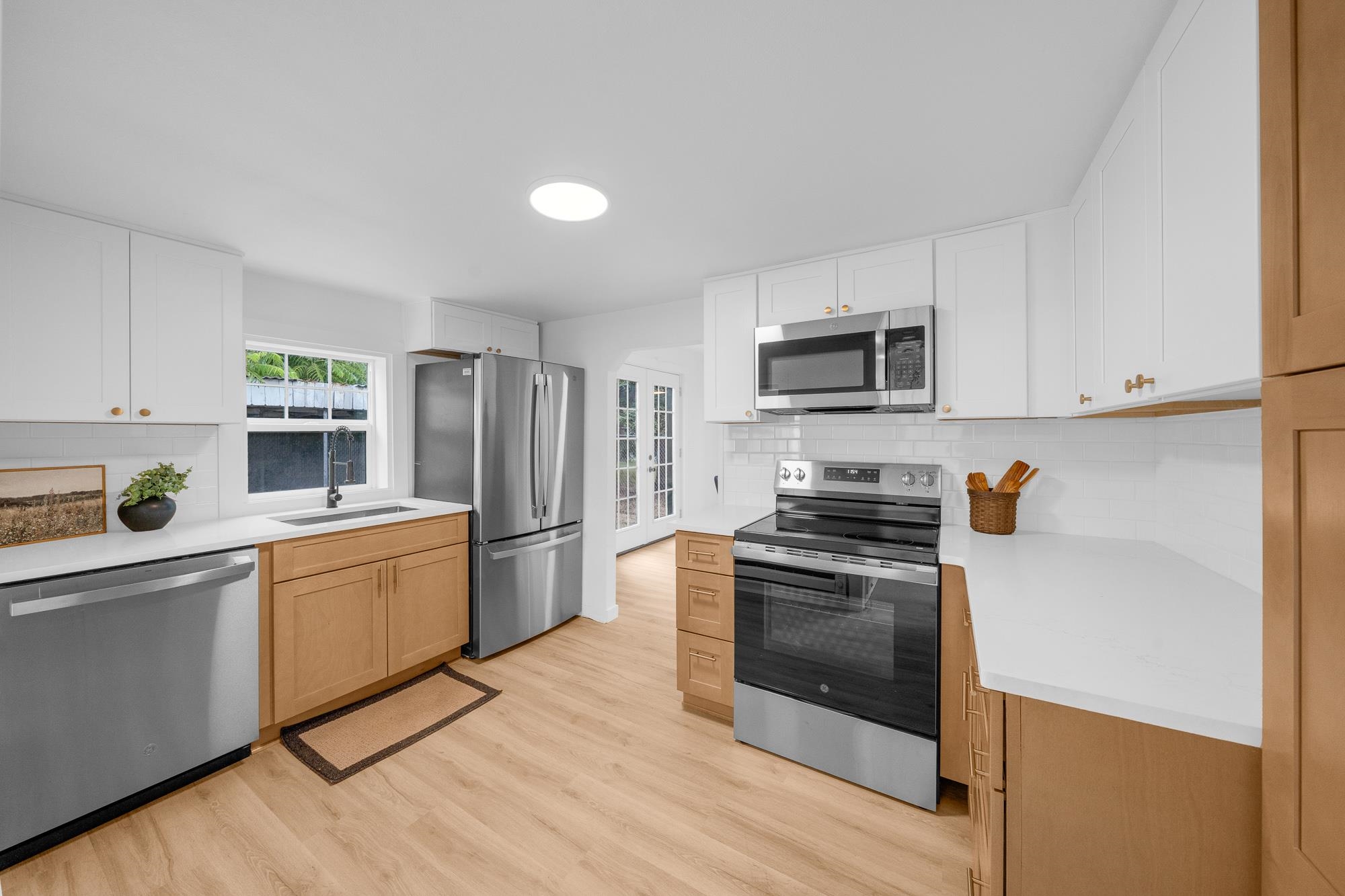 1922 E COLUMBIA Ave - Photo 3