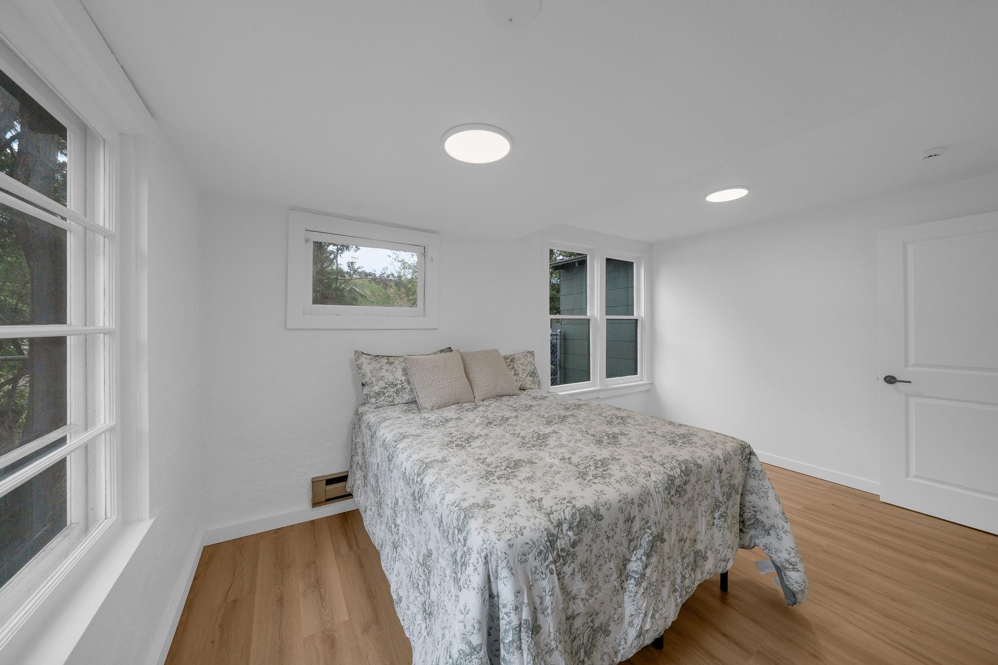 1922 E COLUMBIA Ave - Photo 13