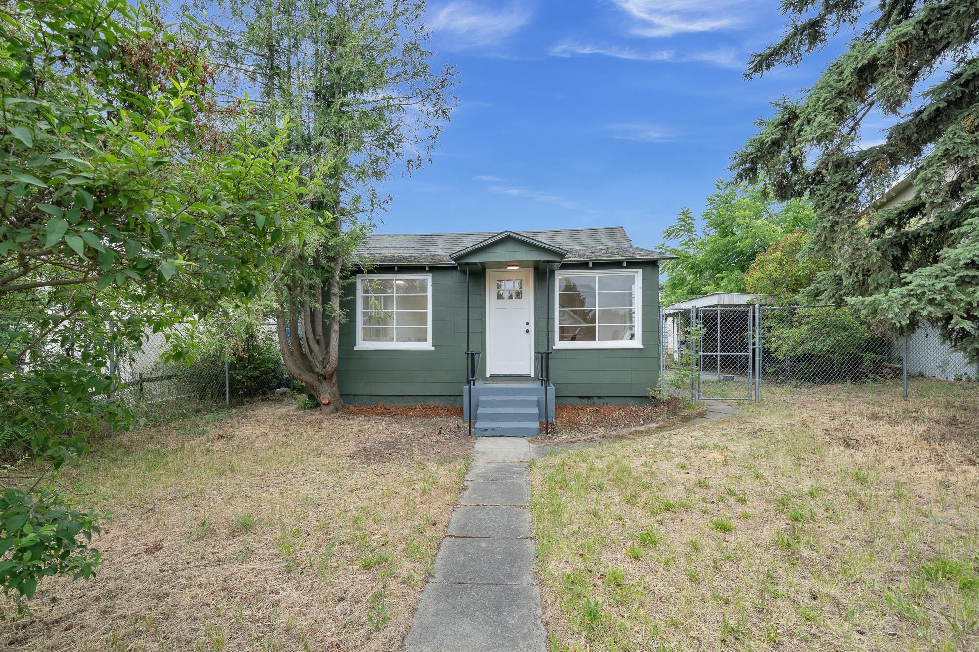 1922 E COLUMBIA Ave - Photo 2