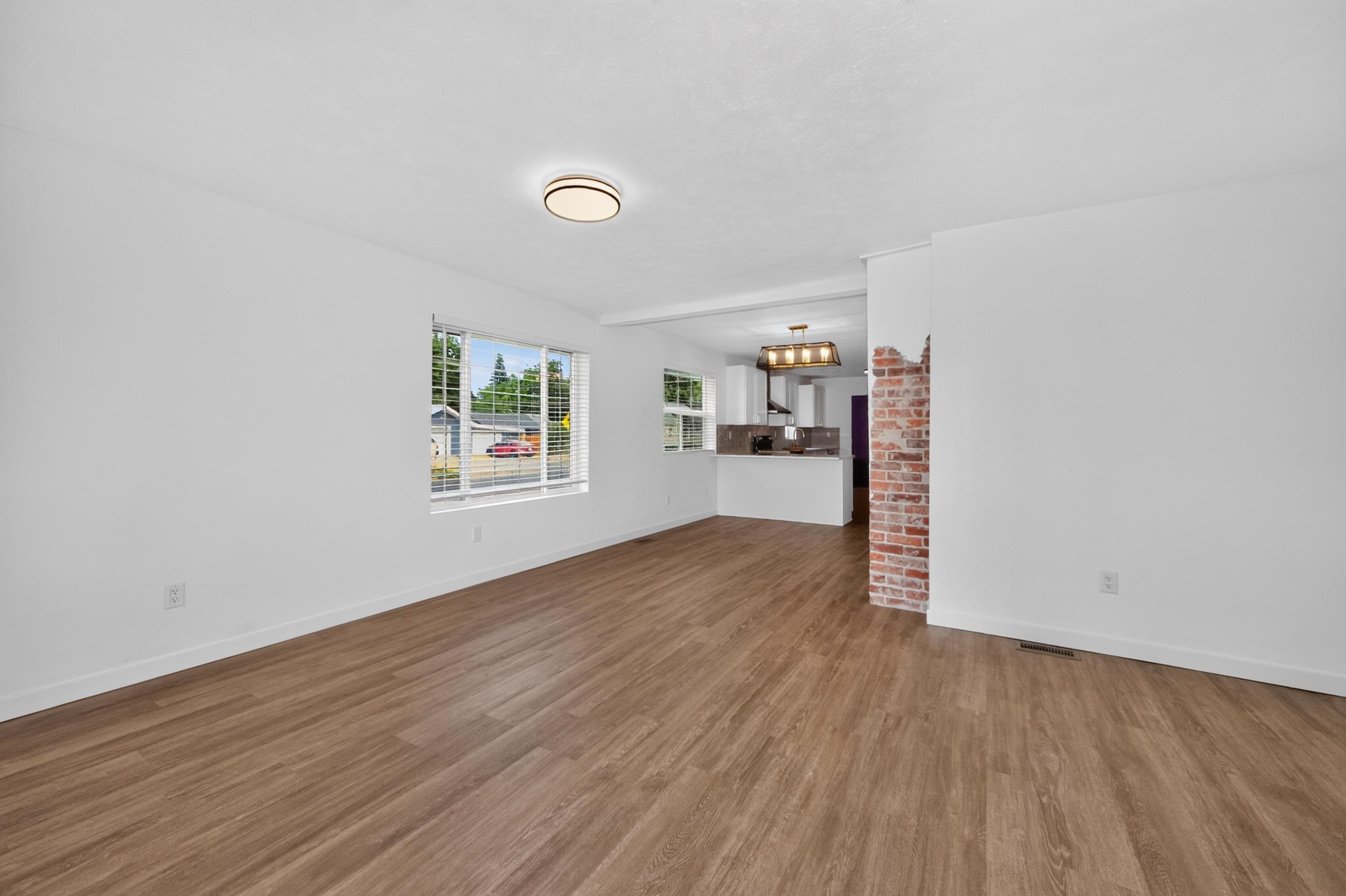 5028 N WASHINGTON St - Photo 3