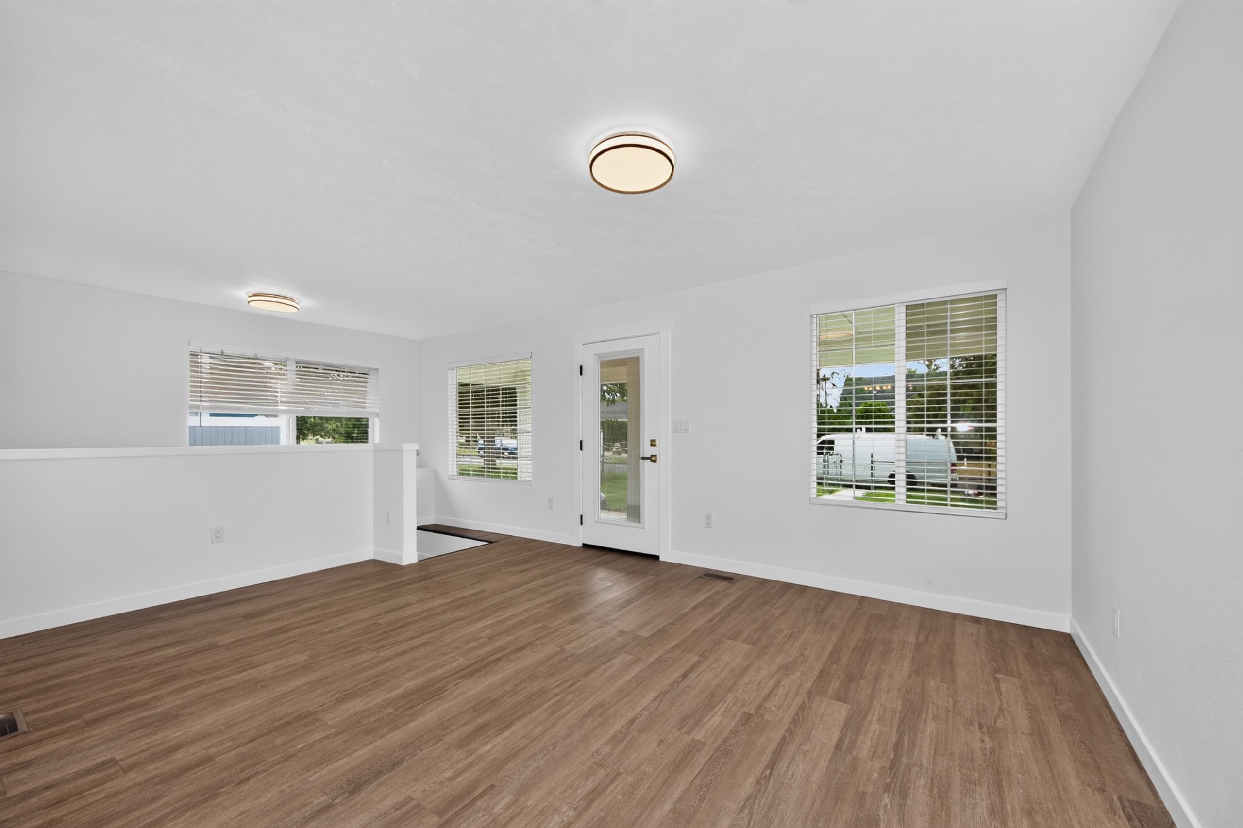 5028 N WASHINGTON St - Photo 5