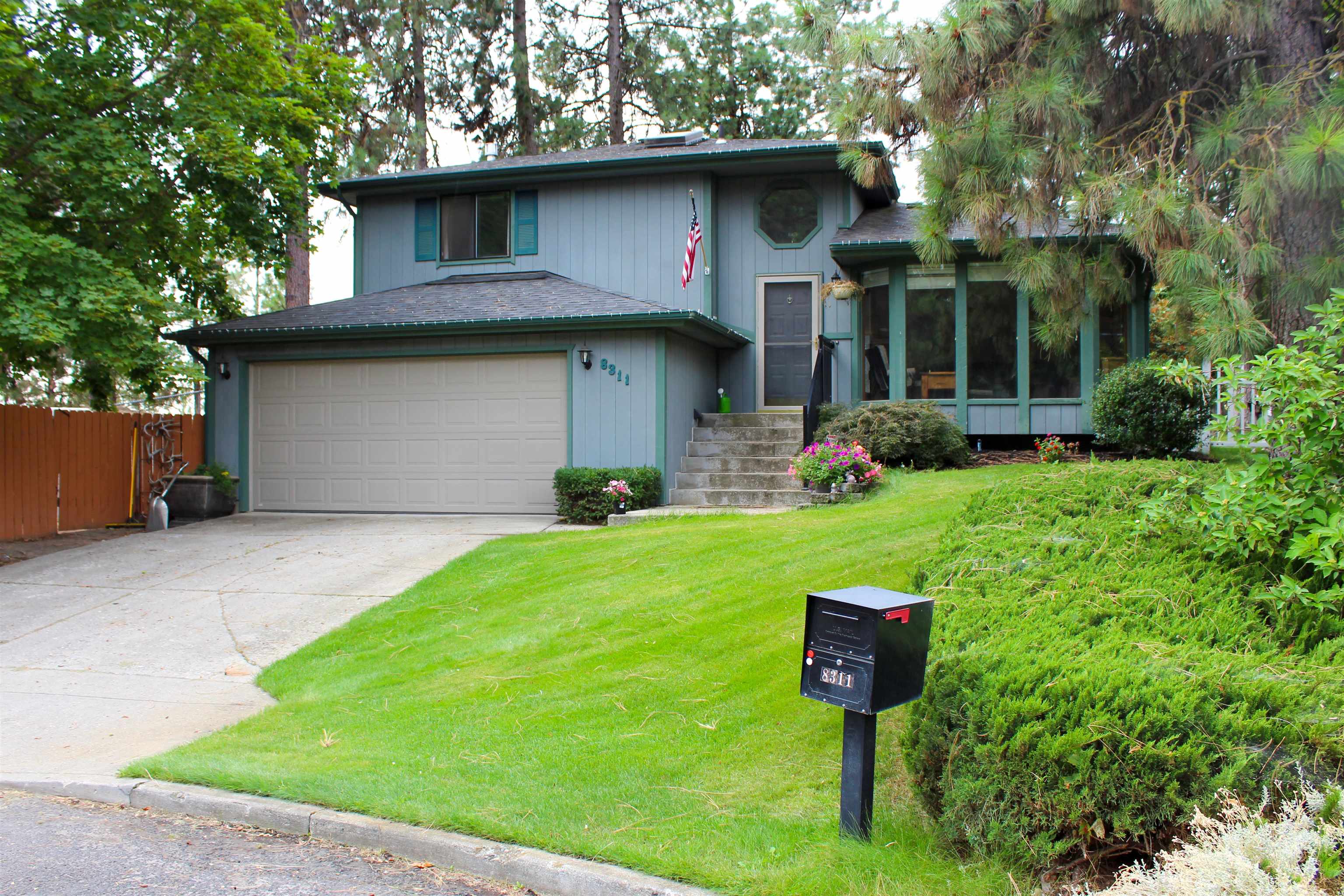 8311 N Greenwood Ct - Photo 2