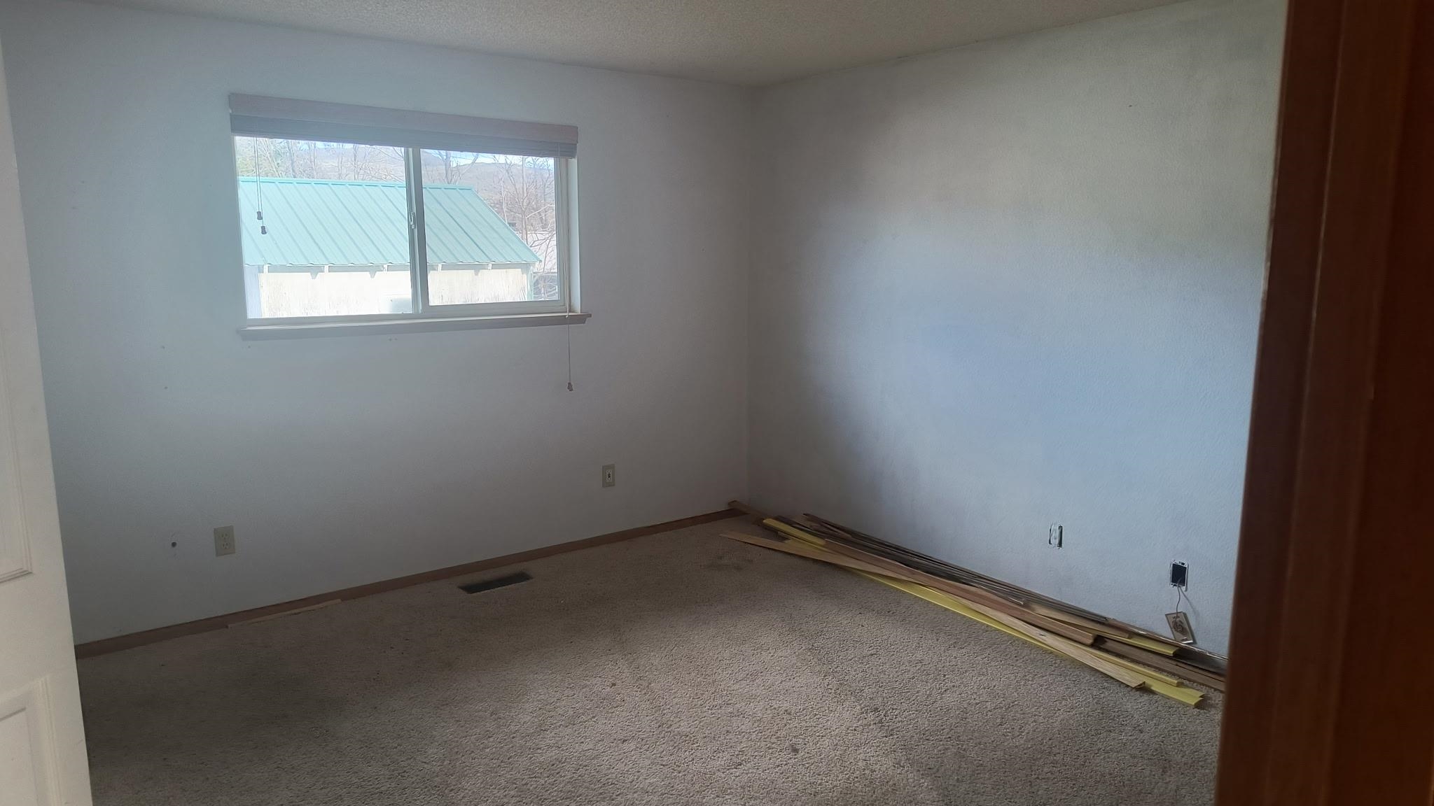 1124 Camas St - Photo 5