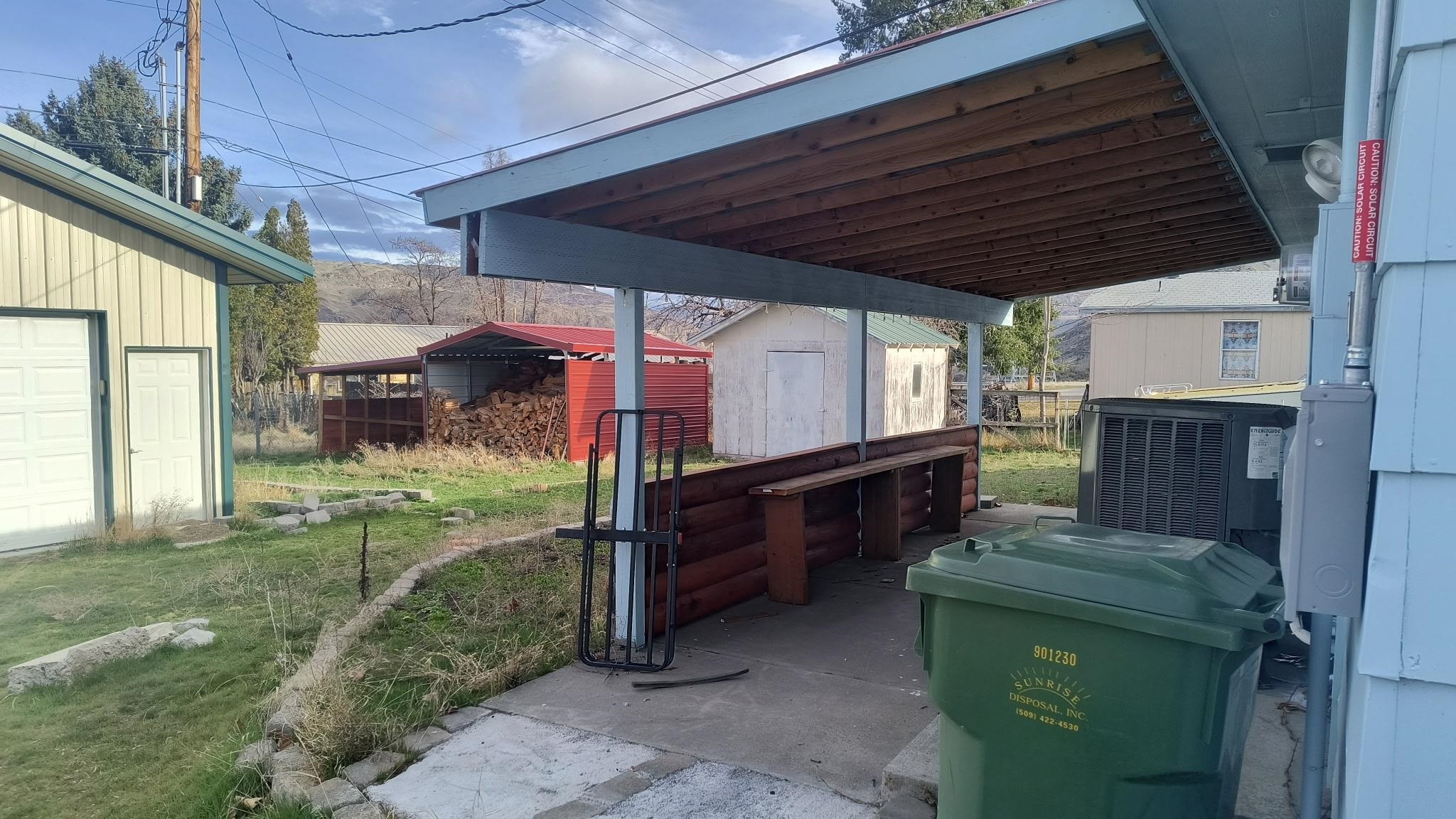 1124 Camas St - Photo 3