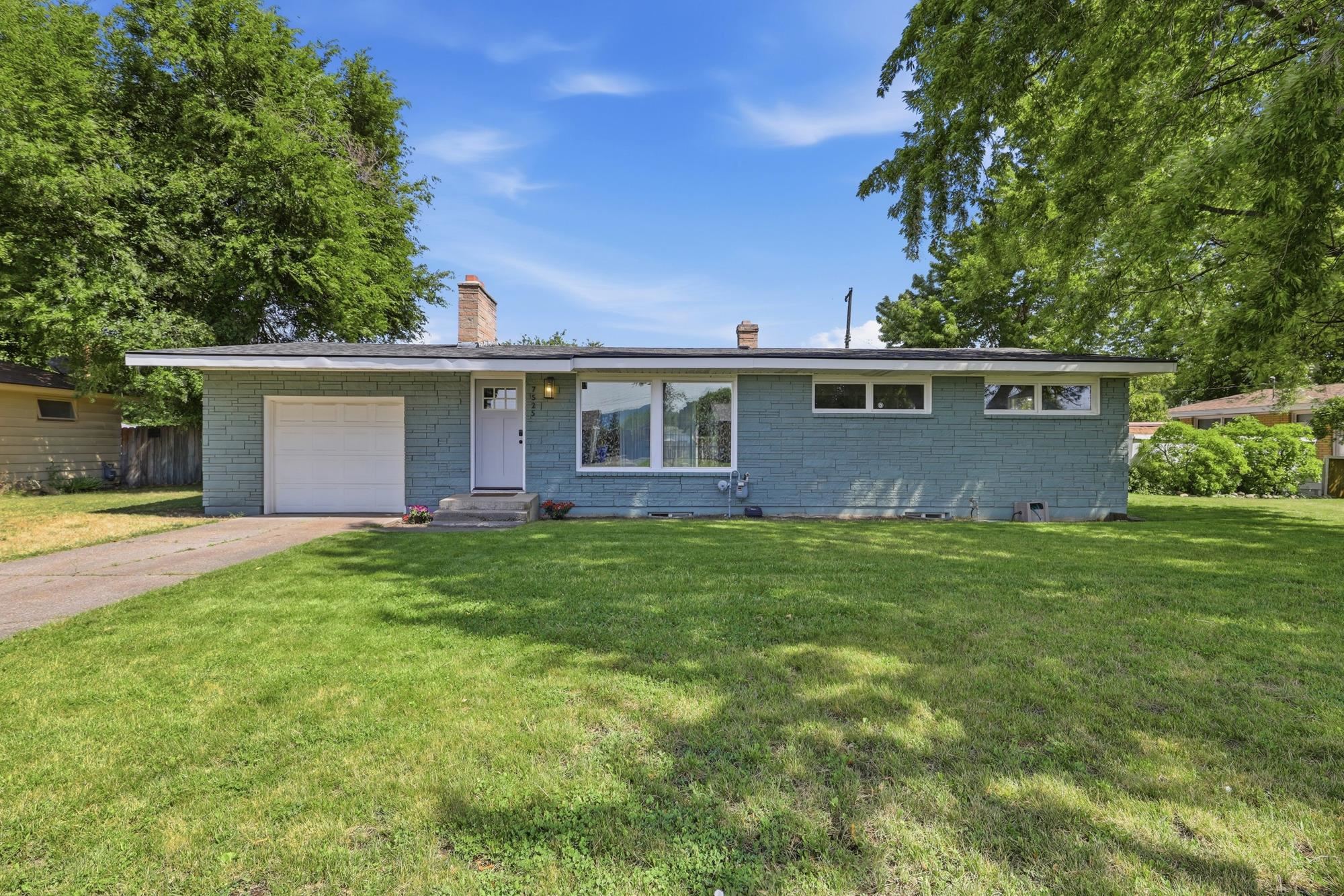 7525 E Baldwin Ave - Photo 2