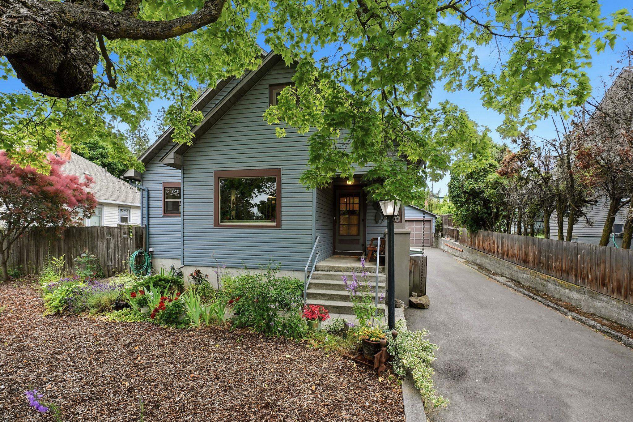 3210 E 16th Ave - Photo 2
