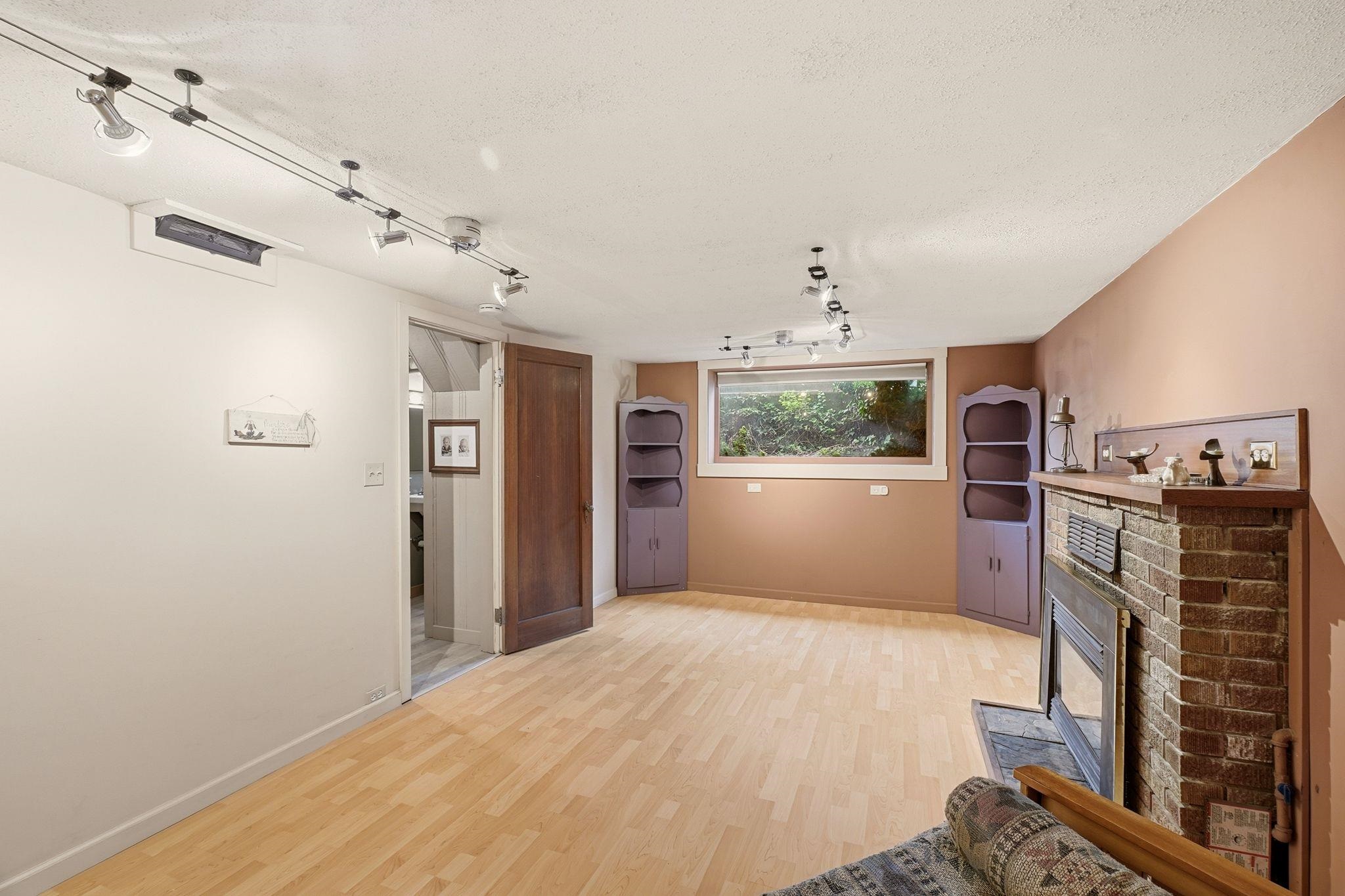 3210 E 16th Ave - Photo 19