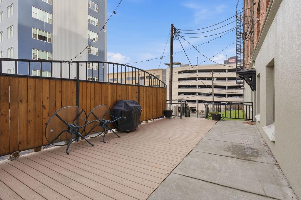 704 W 6th Ave - Photo 20