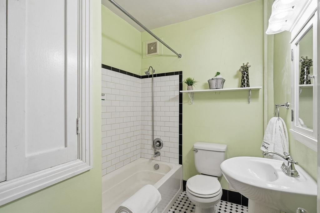 704 W 6th Ave - Photo 10