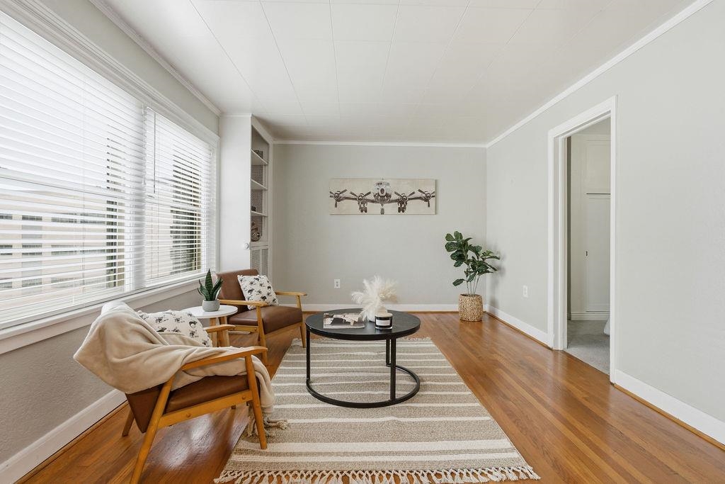 704 W 6th Ave - Photo 3
