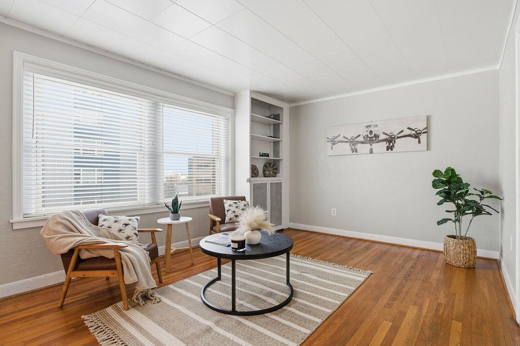 704 W 6th Ave - Photo 4