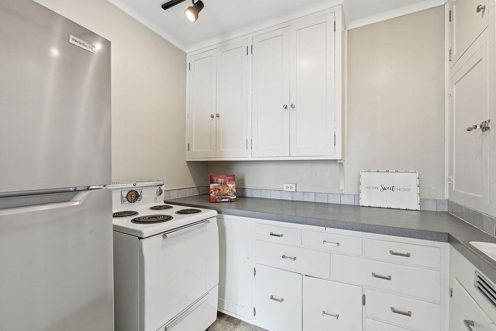 704 W 6th Ave - Photo 14