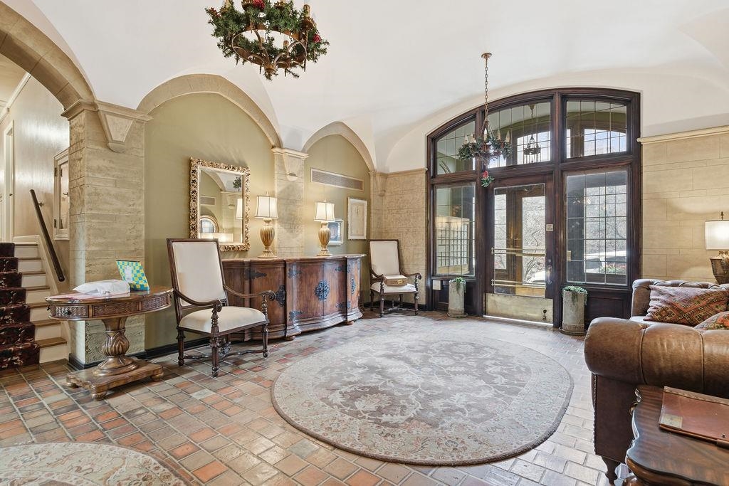 704 W 6th Ave - Photo 16