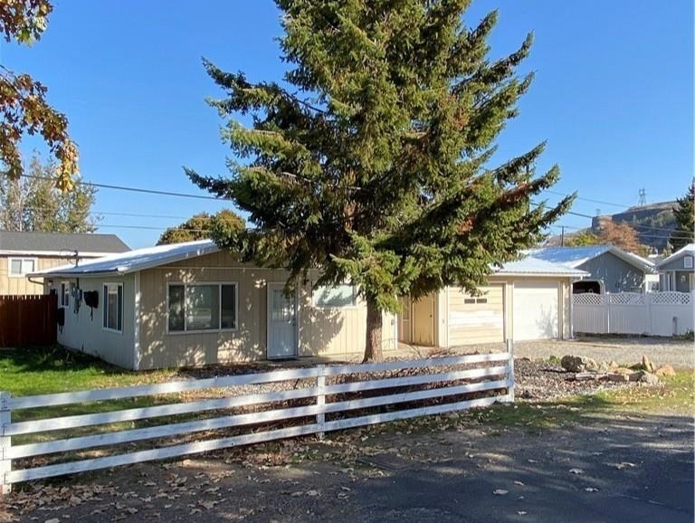 54 Goodfellow Ave - Photo 1