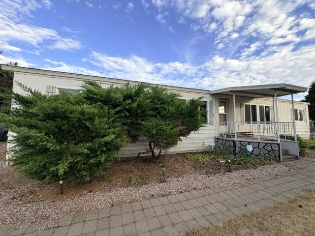 3420 N Mckee St - Photo 1