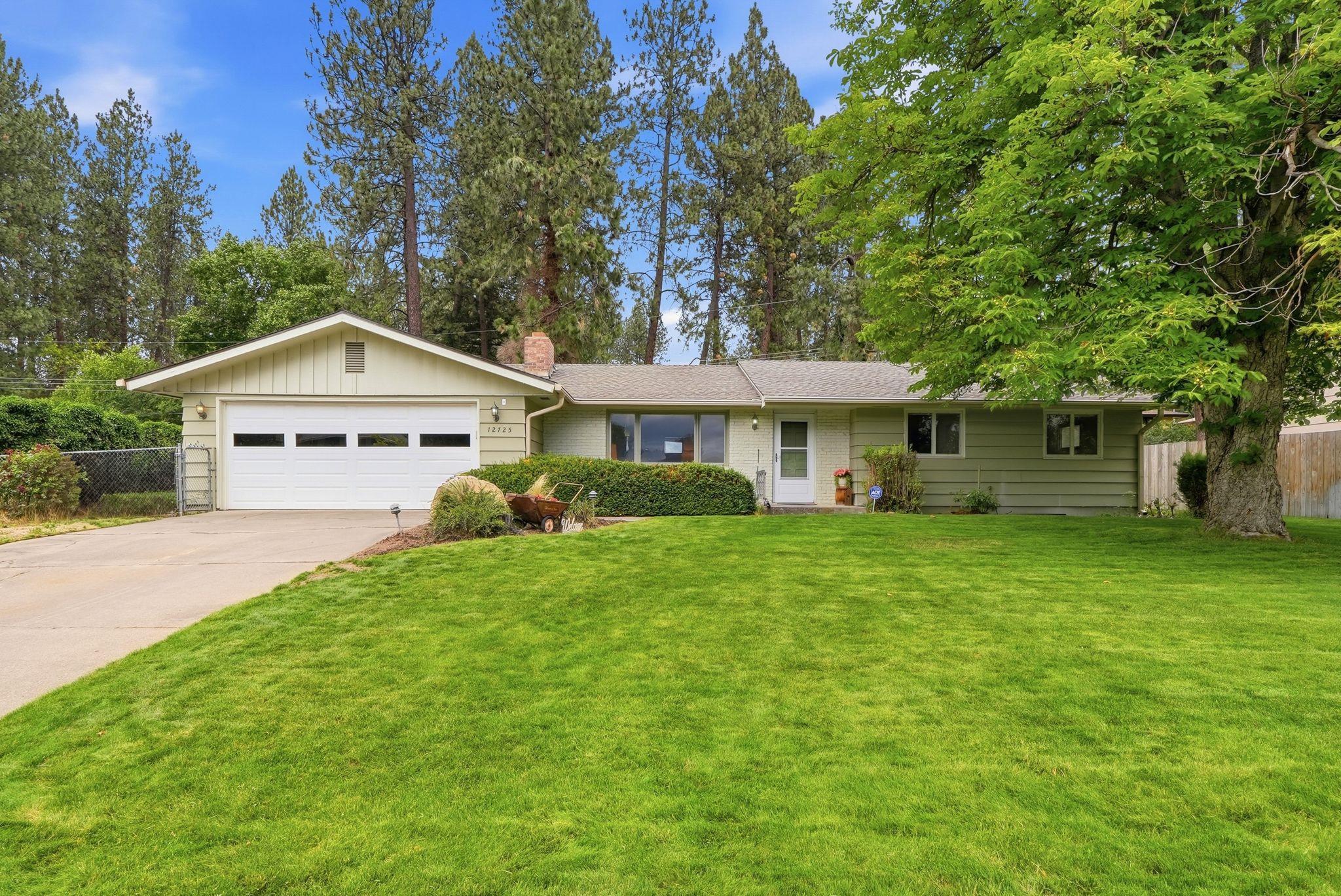 12725 E 25TH Ave - Photo 2