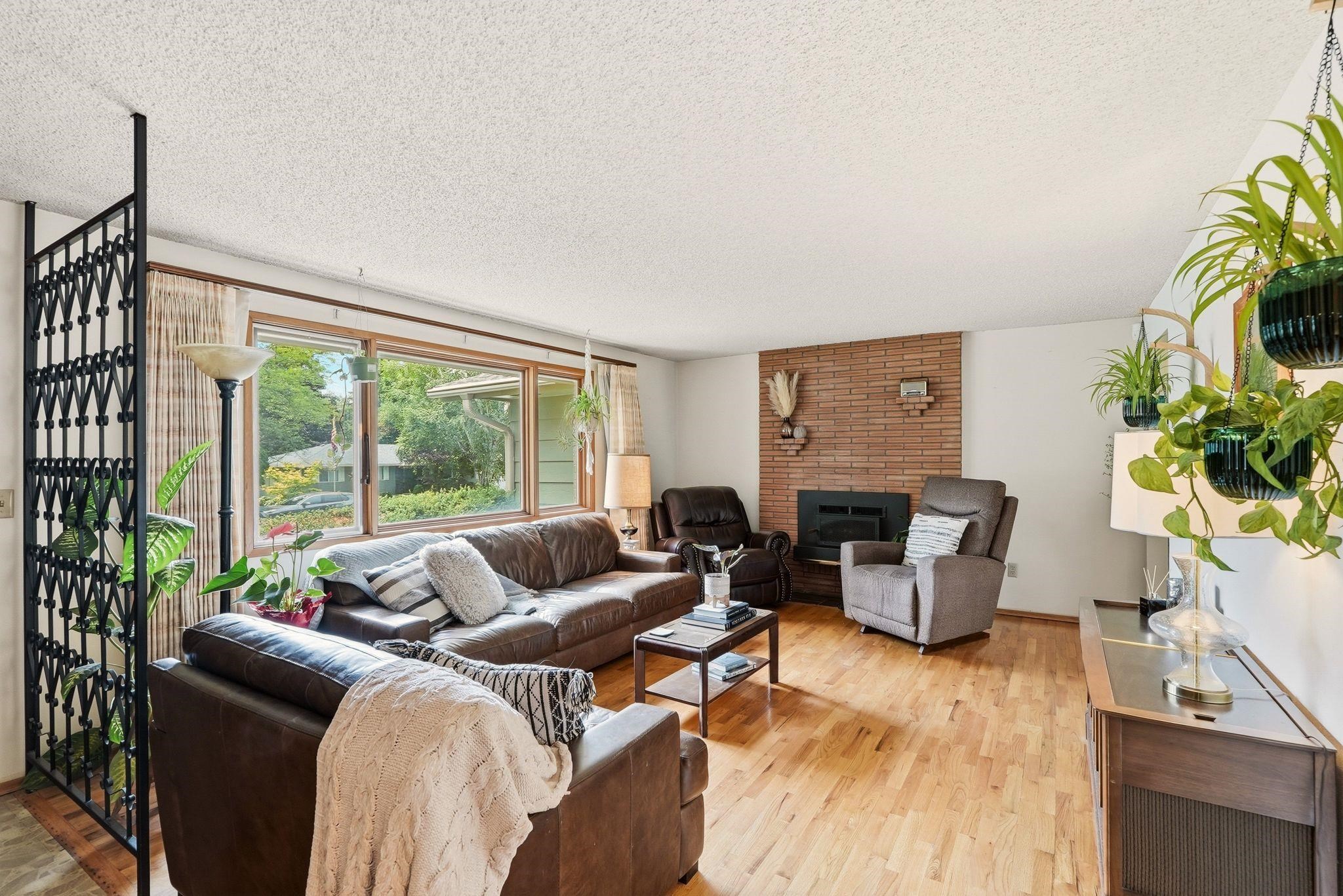 12725 E 25TH Ave - Photo 3