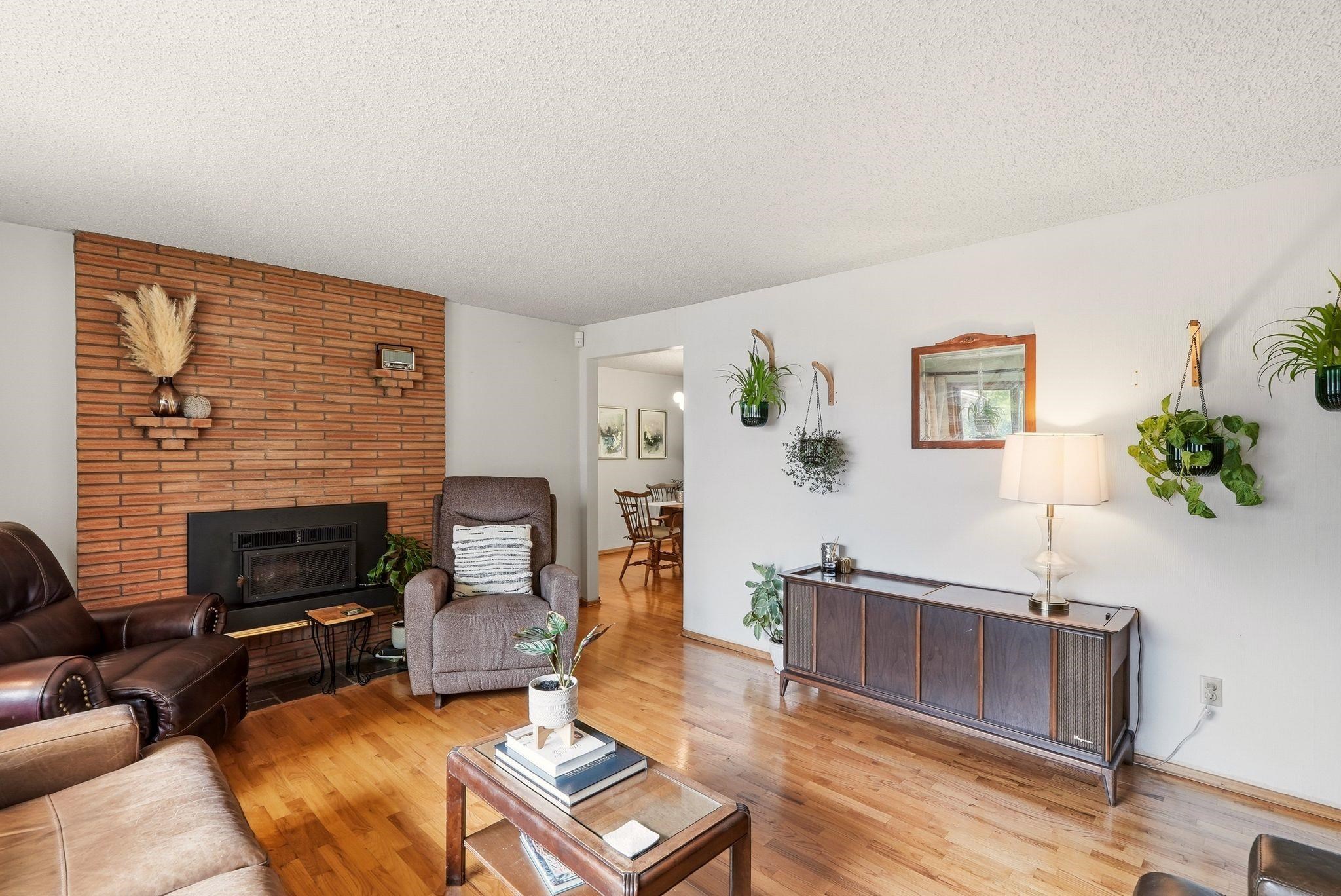 12725 E 25TH Ave - Photo 6