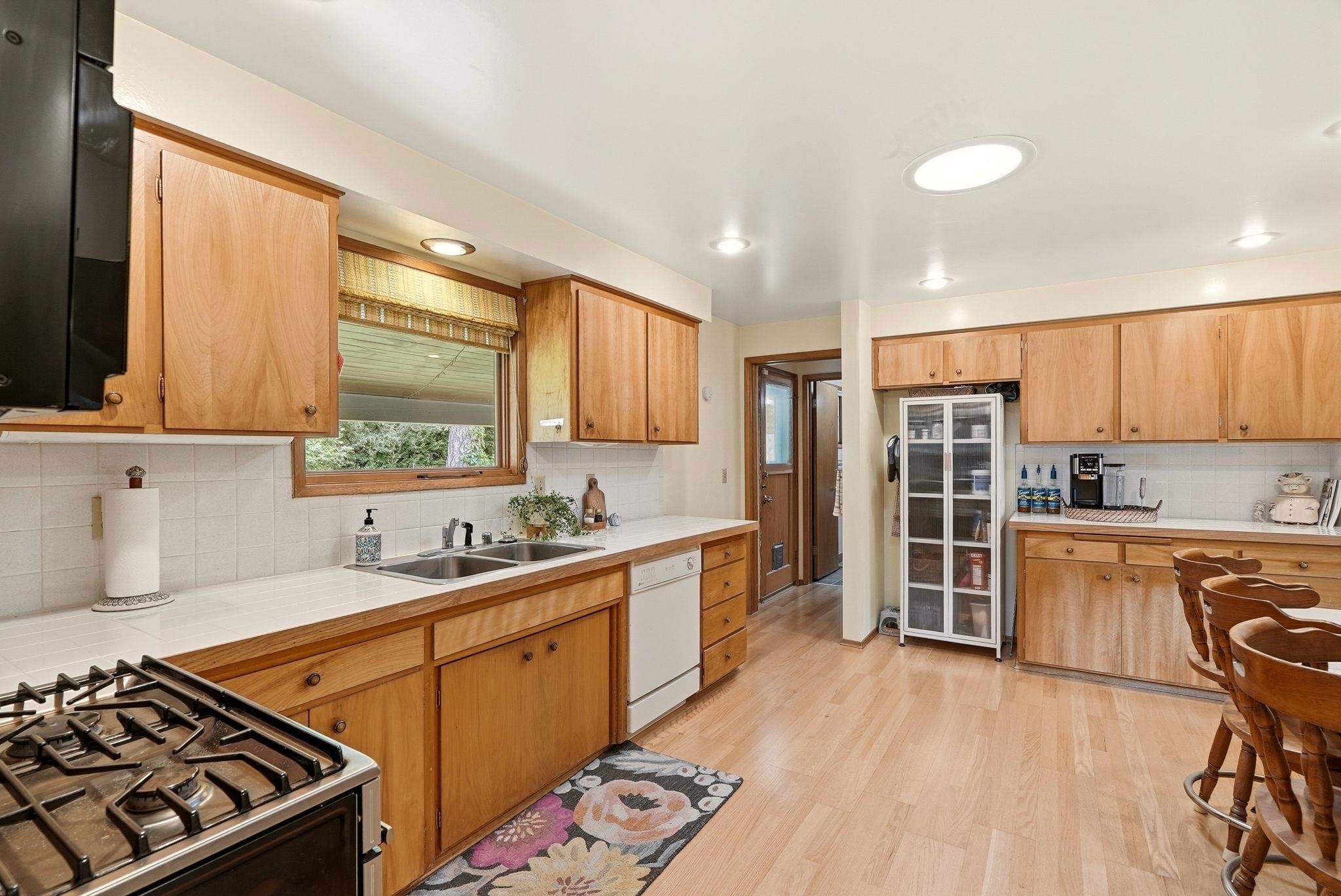 12725 E 25TH Ave - Photo 11