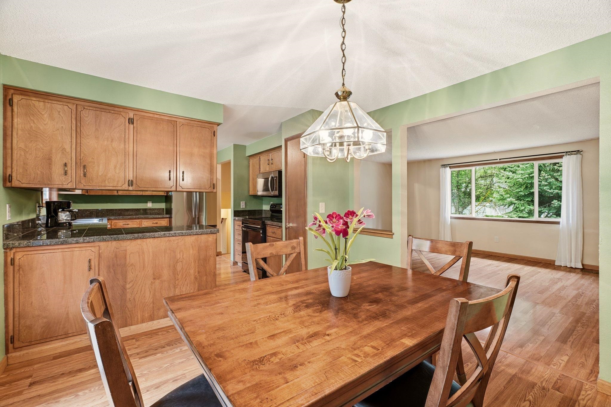 1612 E 49th Ave - Photo 8