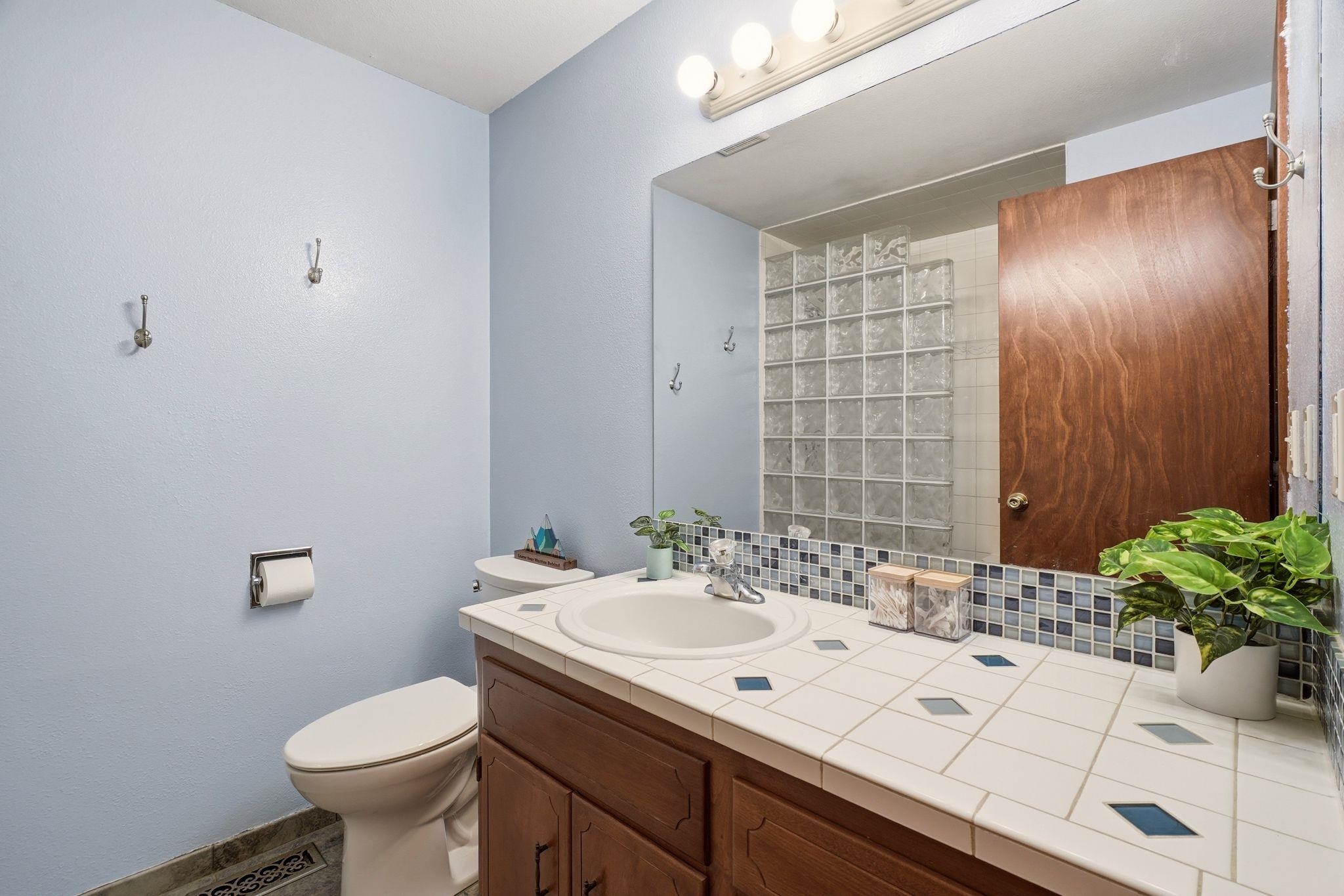 1612 E 49th Ave - Photo 16