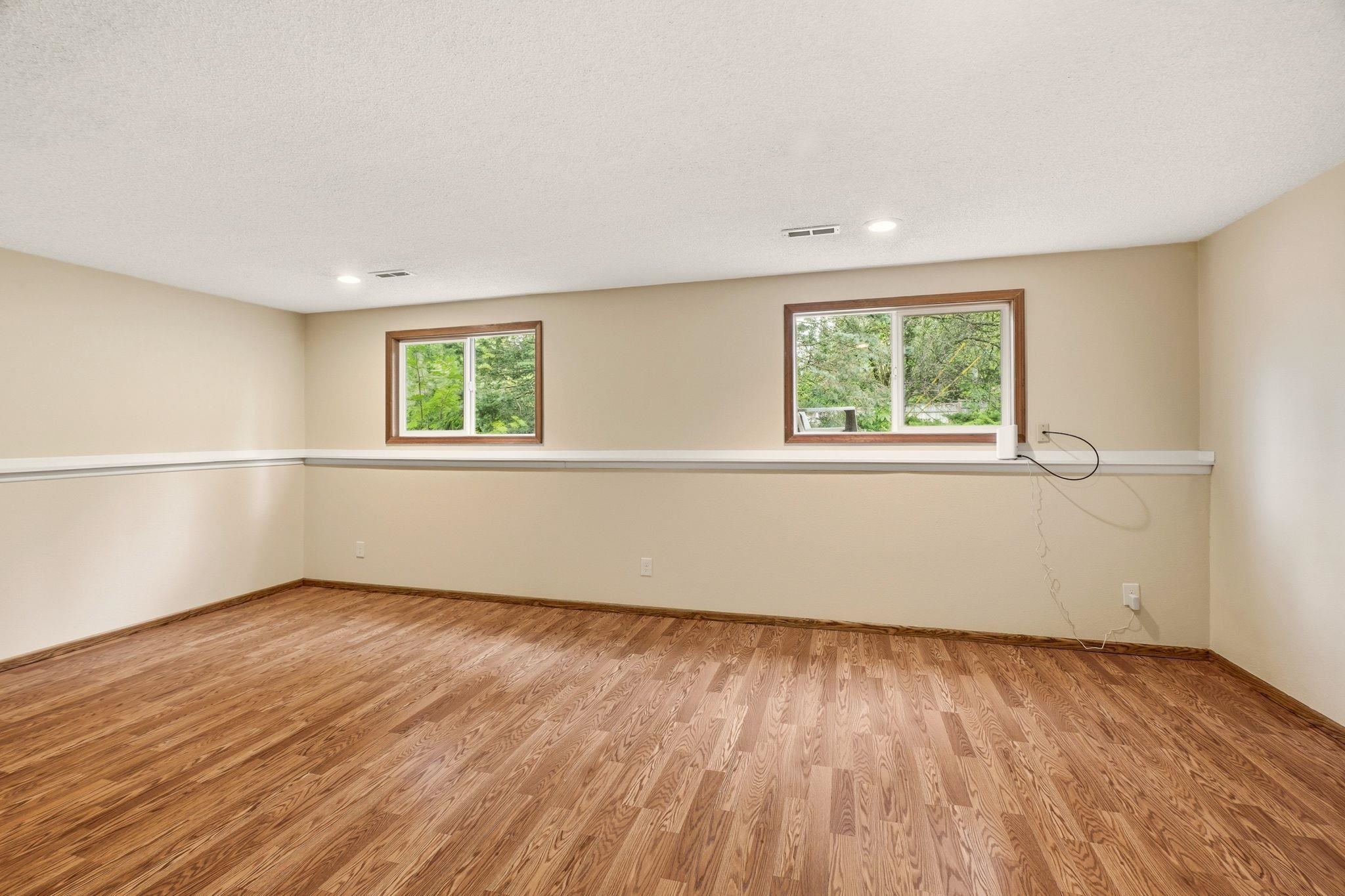 1612 E 49th Ave - Photo 19