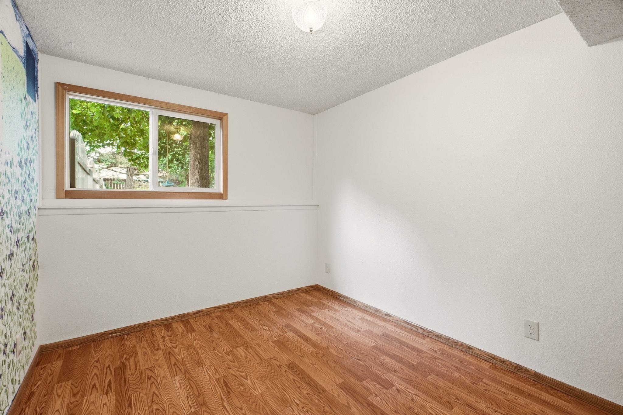 1612 E 49th Ave - Photo 23