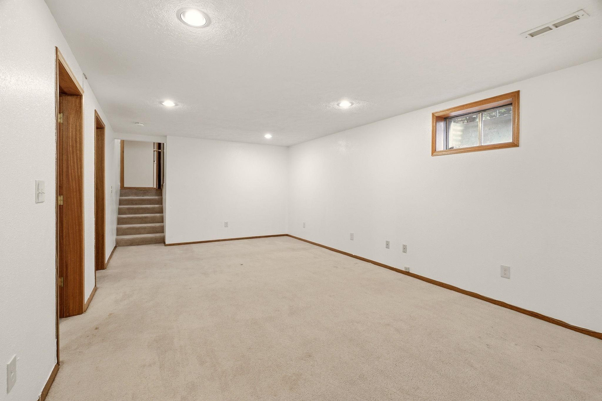 1612 E 49th Ave - Photo 24