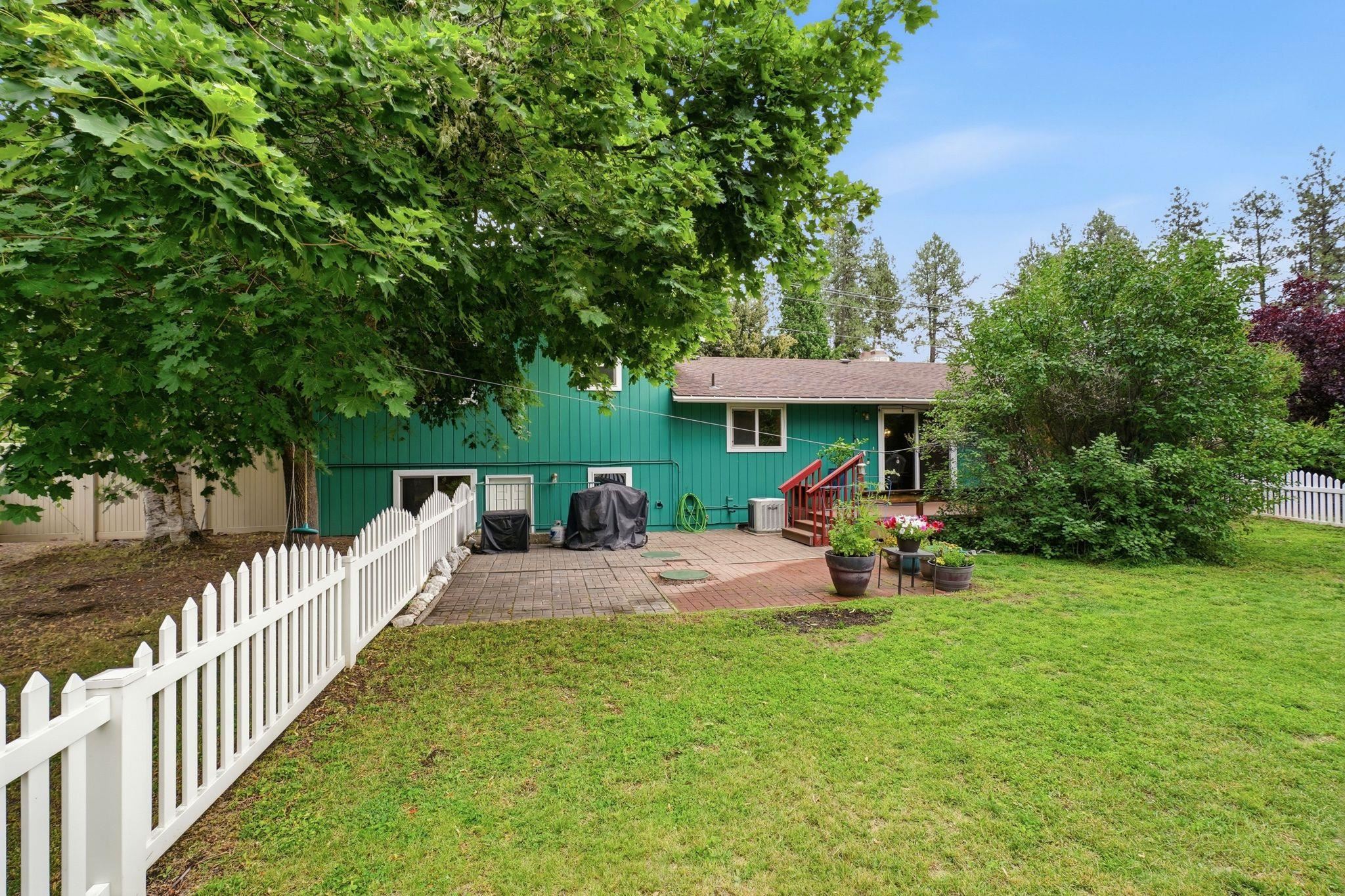 1612 E 49th Ave - Photo 47