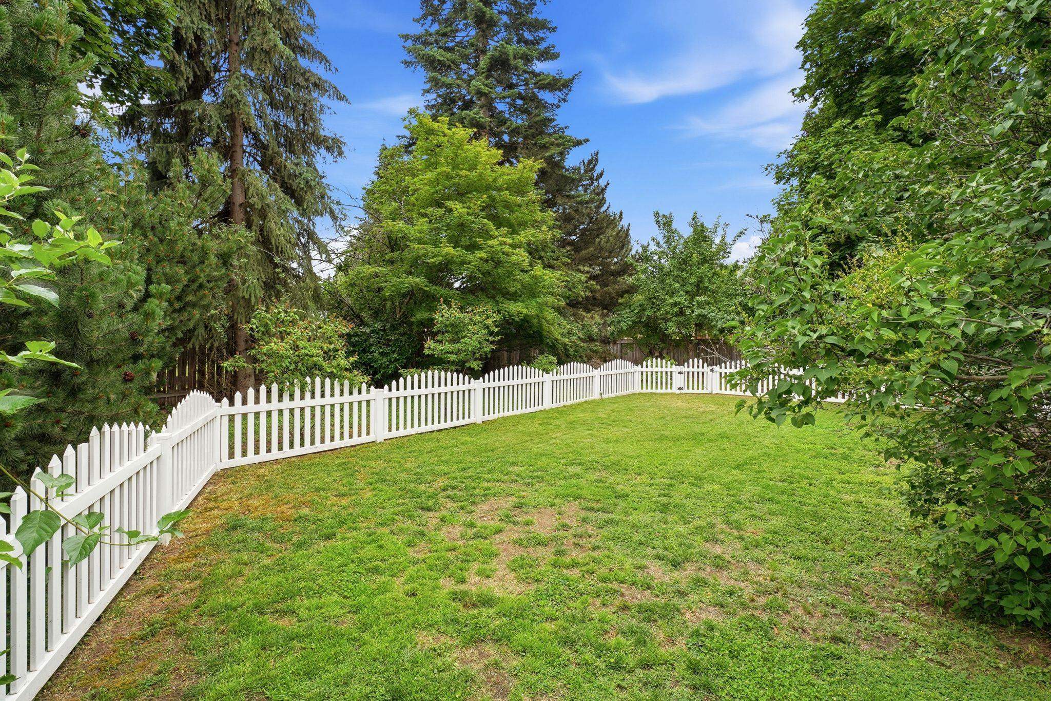 1612 E 49th Ave - Photo 37