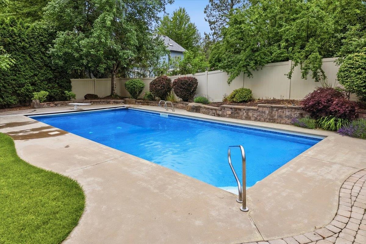 15923 N Woodcrest Ct - Photo 4