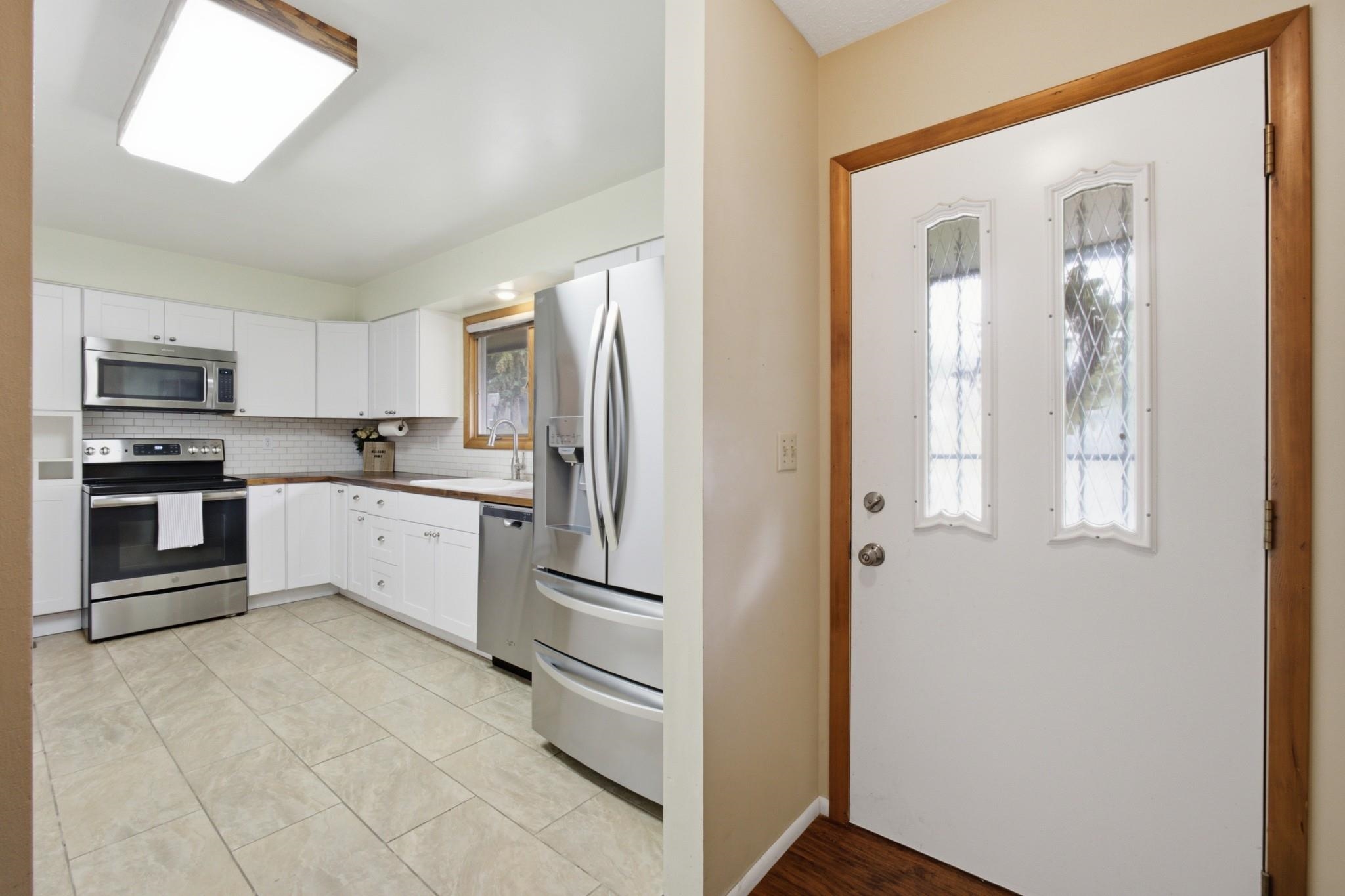 824 S Chester St - Photo 3