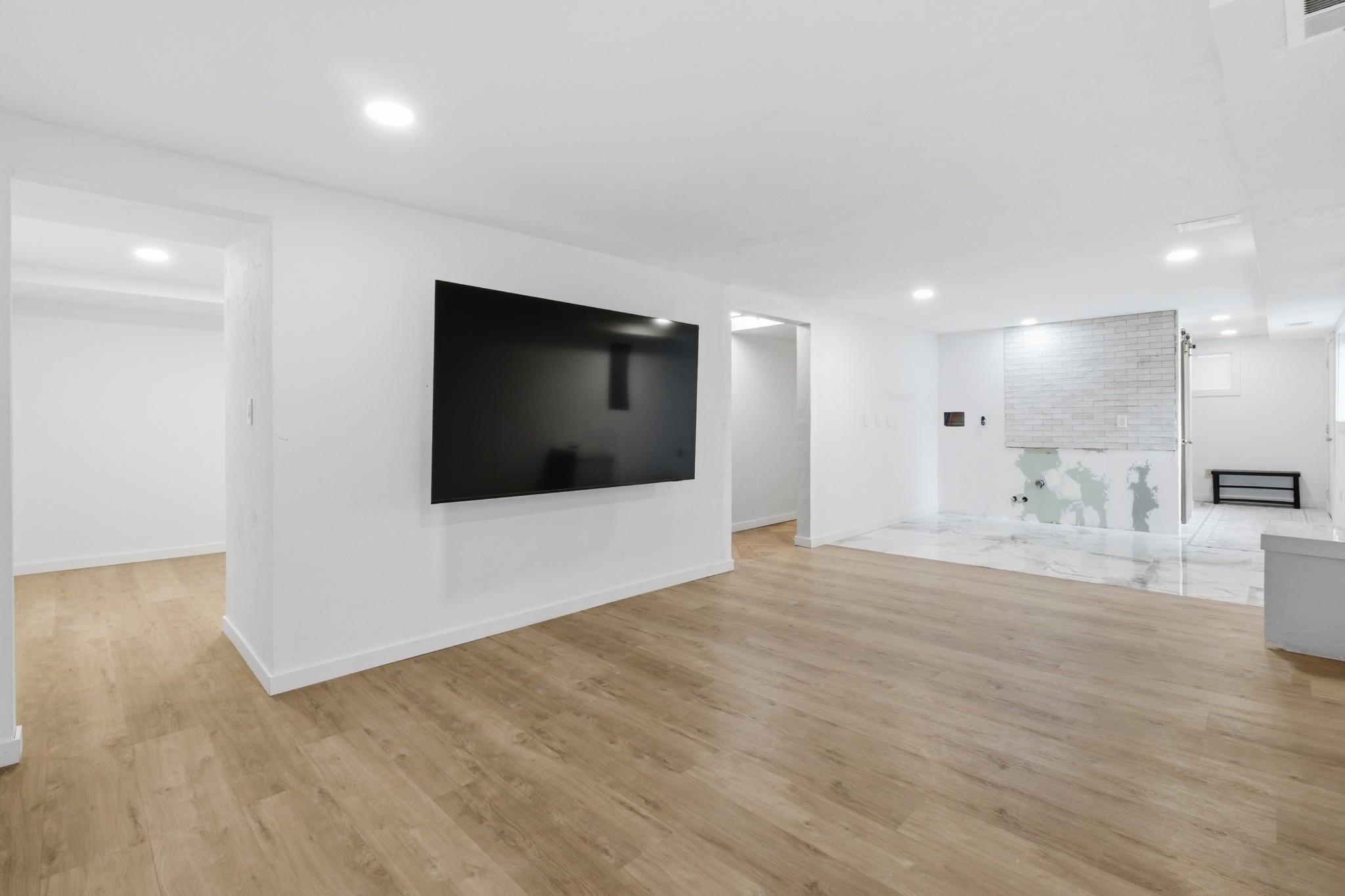 824 S Chester St - Photo 15