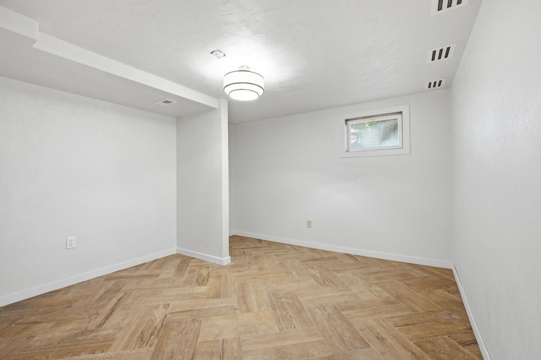 824 S Chester St - Photo 18