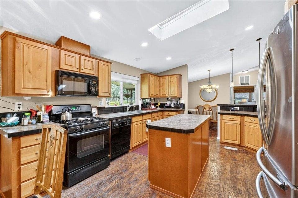 219 Eagle Dr - Photo 8