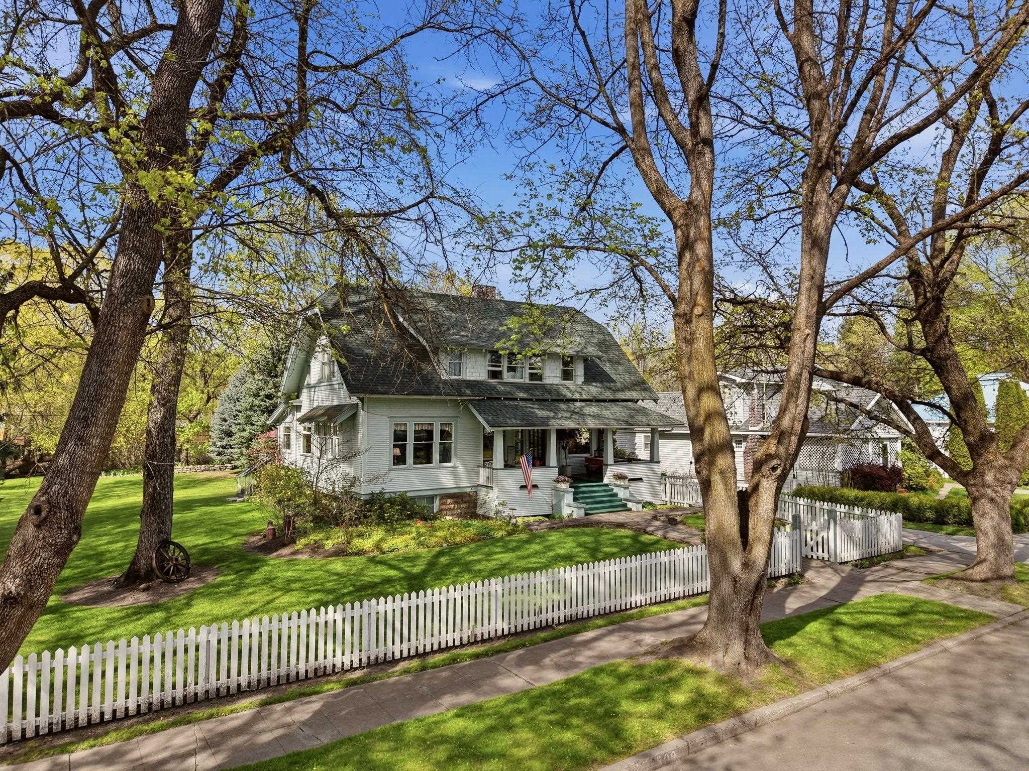 508 W Clay Ave - Photo 1