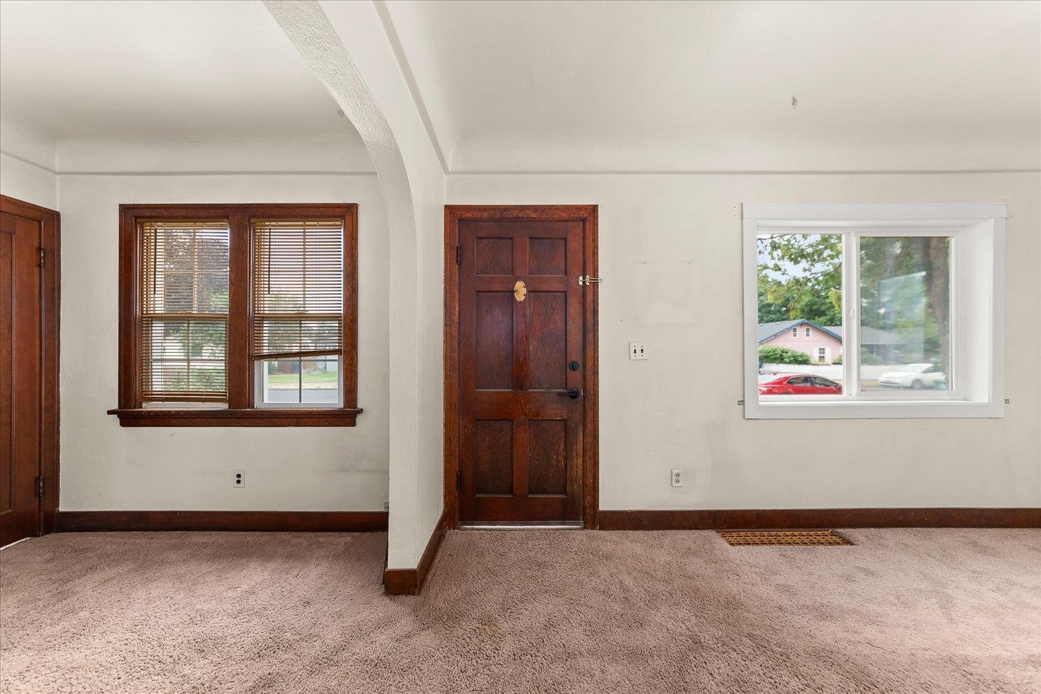 417 E Princeton Ave - Photo 2