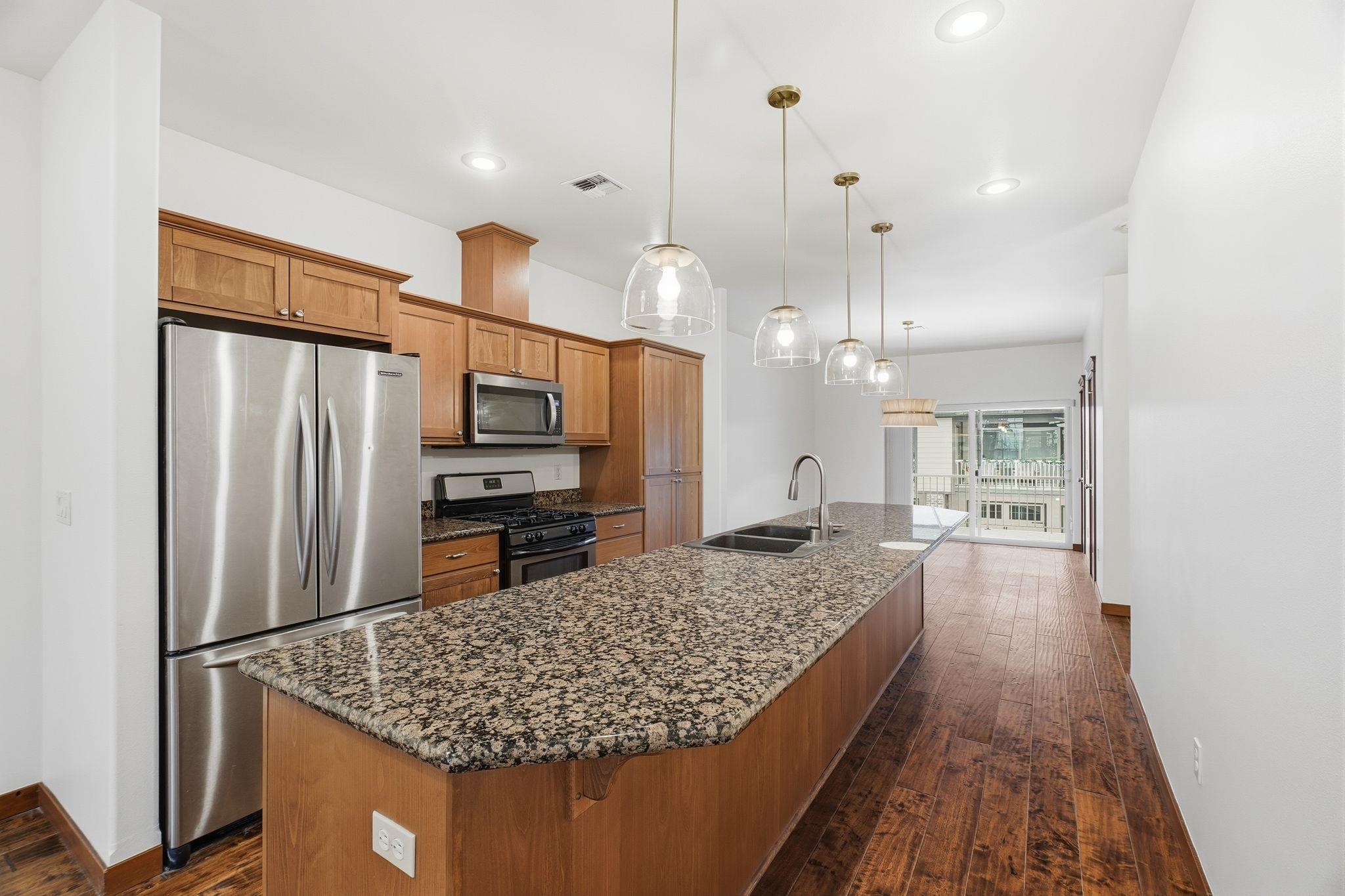 416 S Hemlock St - Photo 7