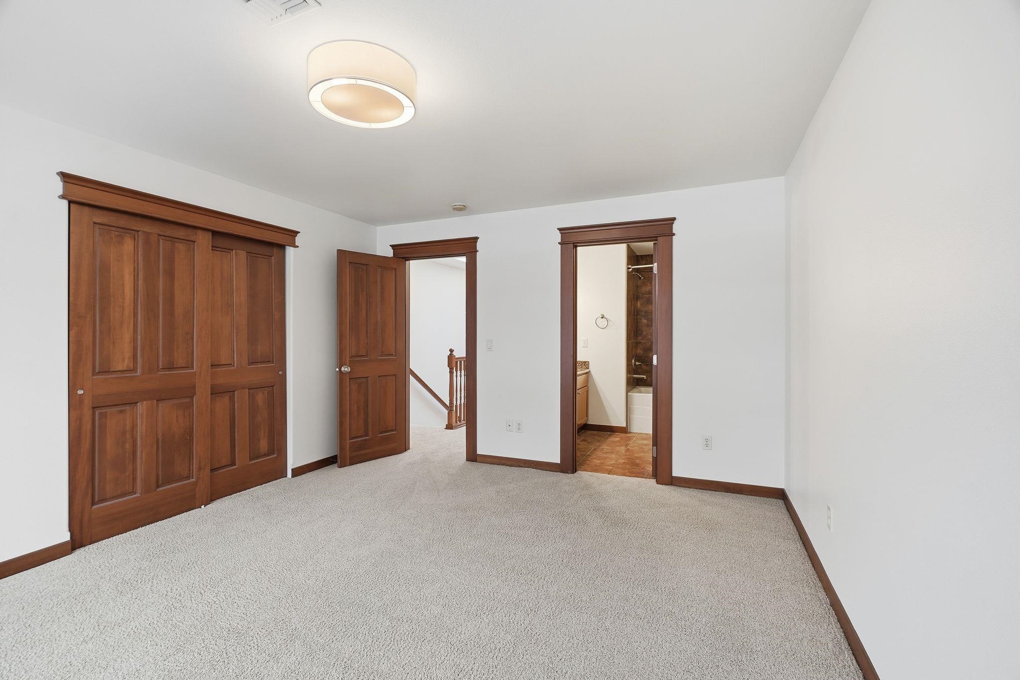 416 S Hemlock St - Photo 15