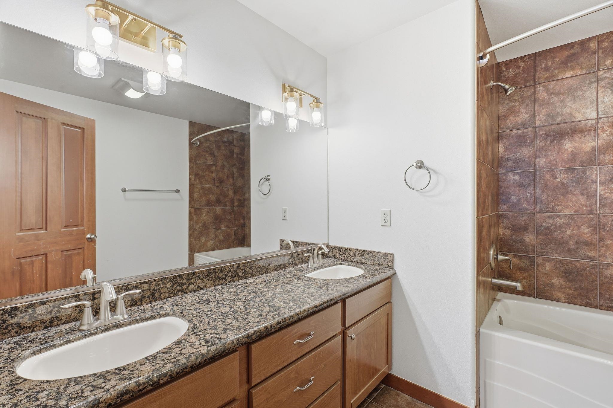 416 S Hemlock St - Photo 16