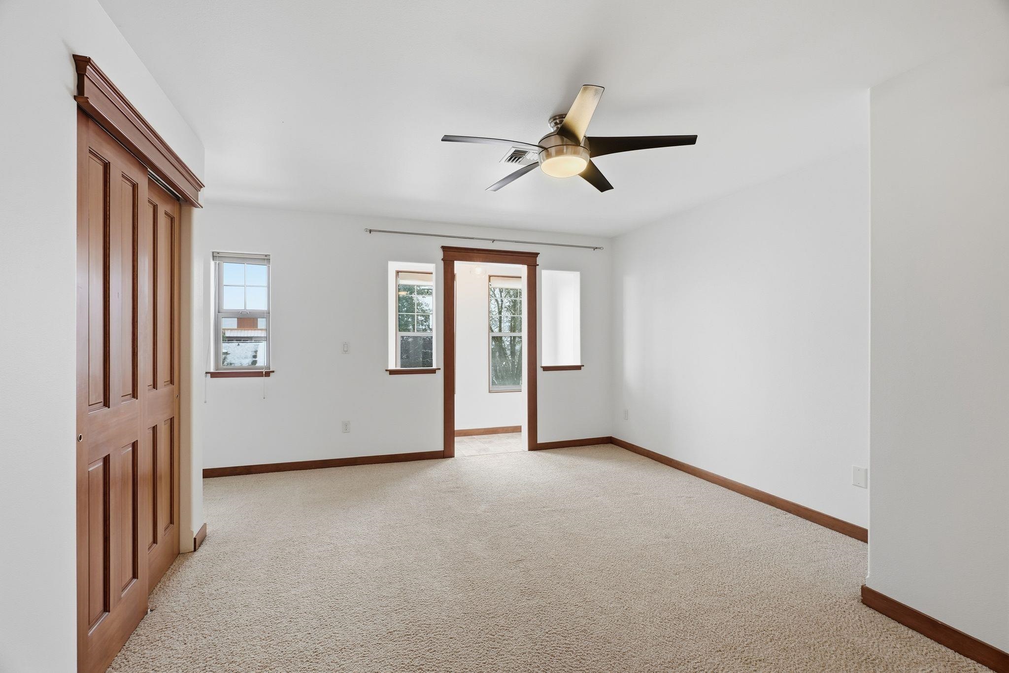 416 S Hemlock St - Photo 17