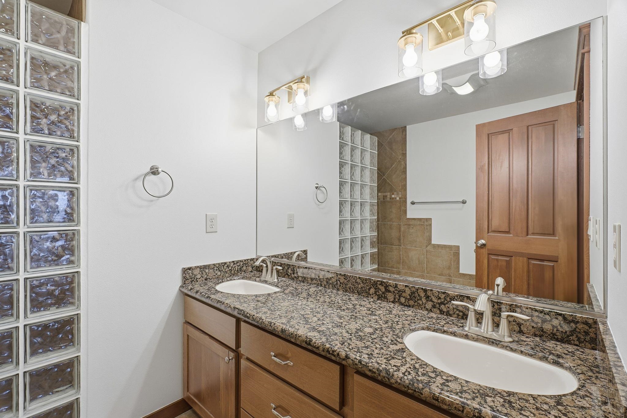 416 S Hemlock St - Photo 21