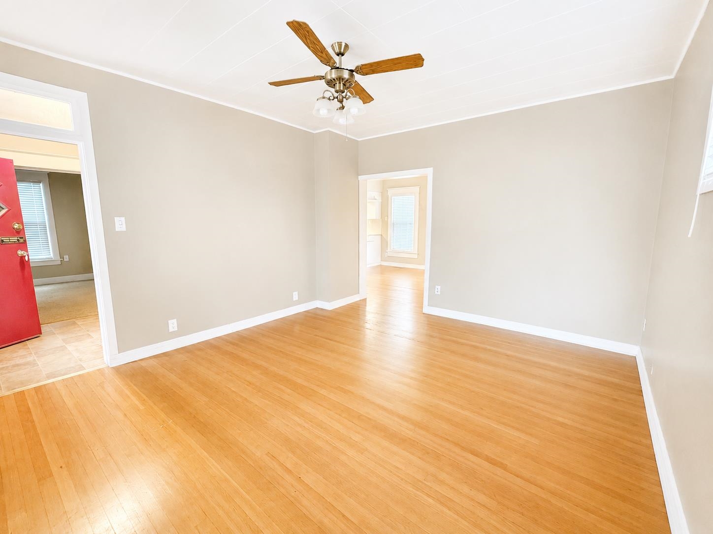 2414 N DAKOTA St - Photo 3
