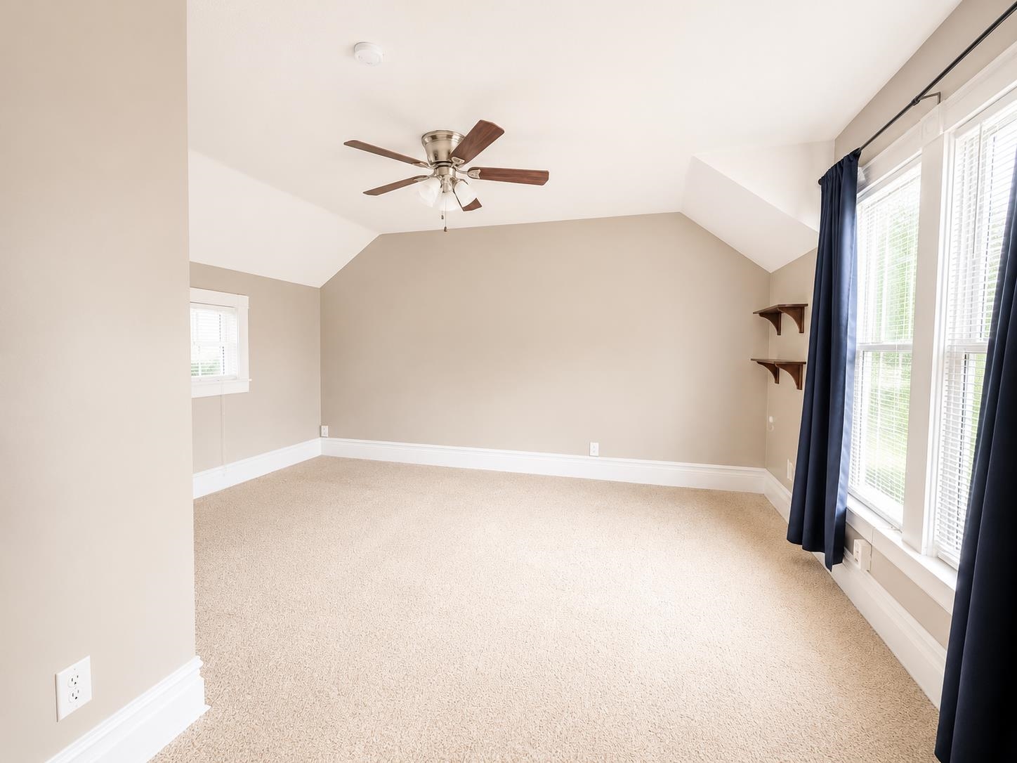 2414 N DAKOTA St - Photo 9